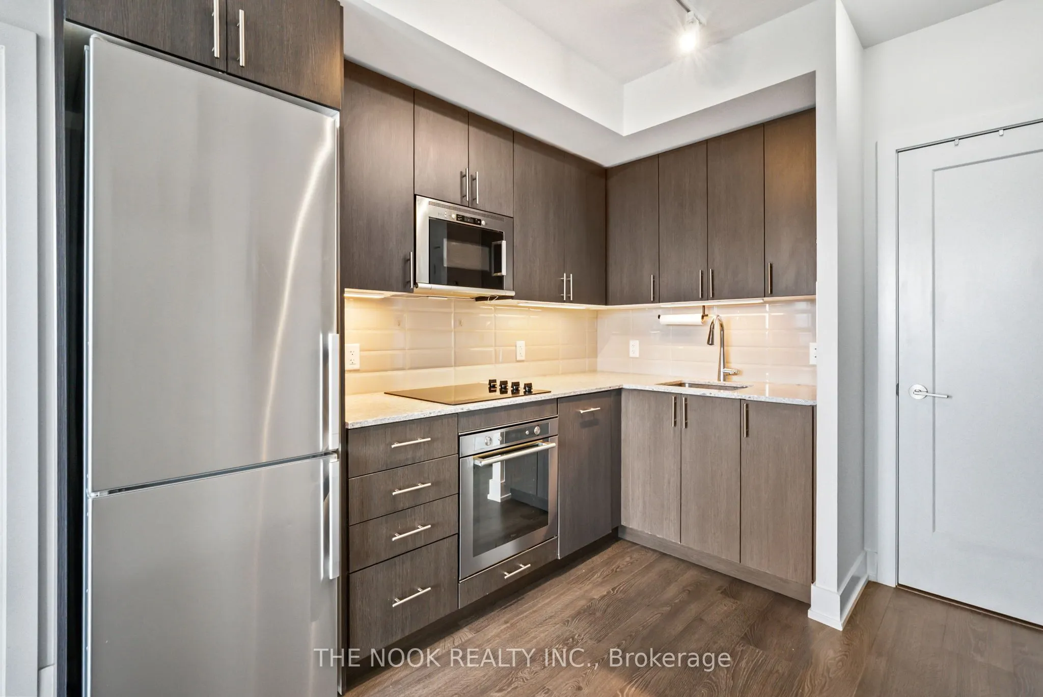 2550 Simcoe Street N, #805