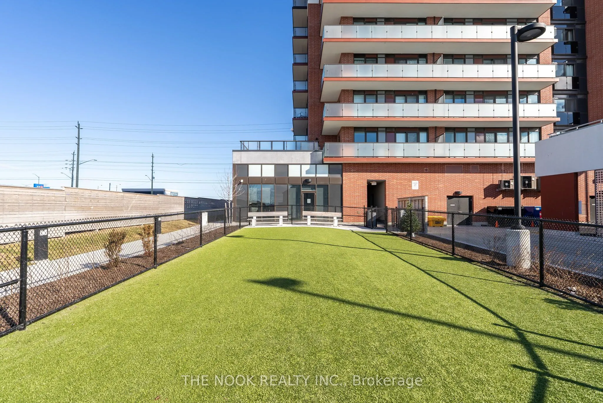 2550 Simcoe Street N, #805