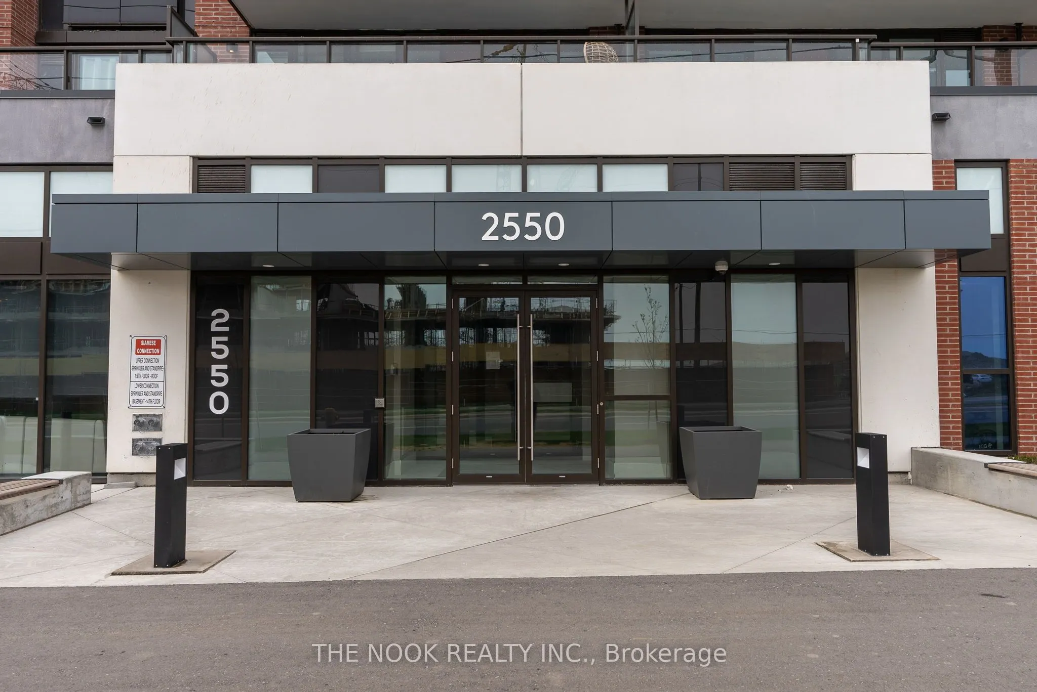 2550 Simcoe Street N, #805