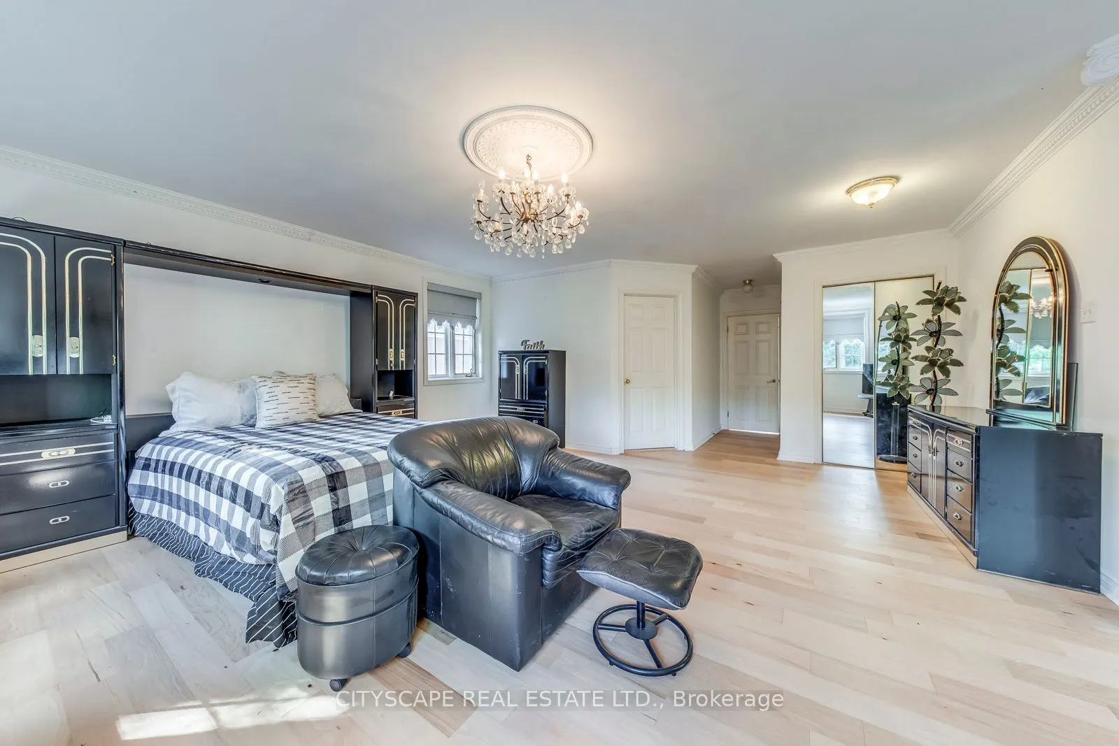 3 Midcroft Drive
