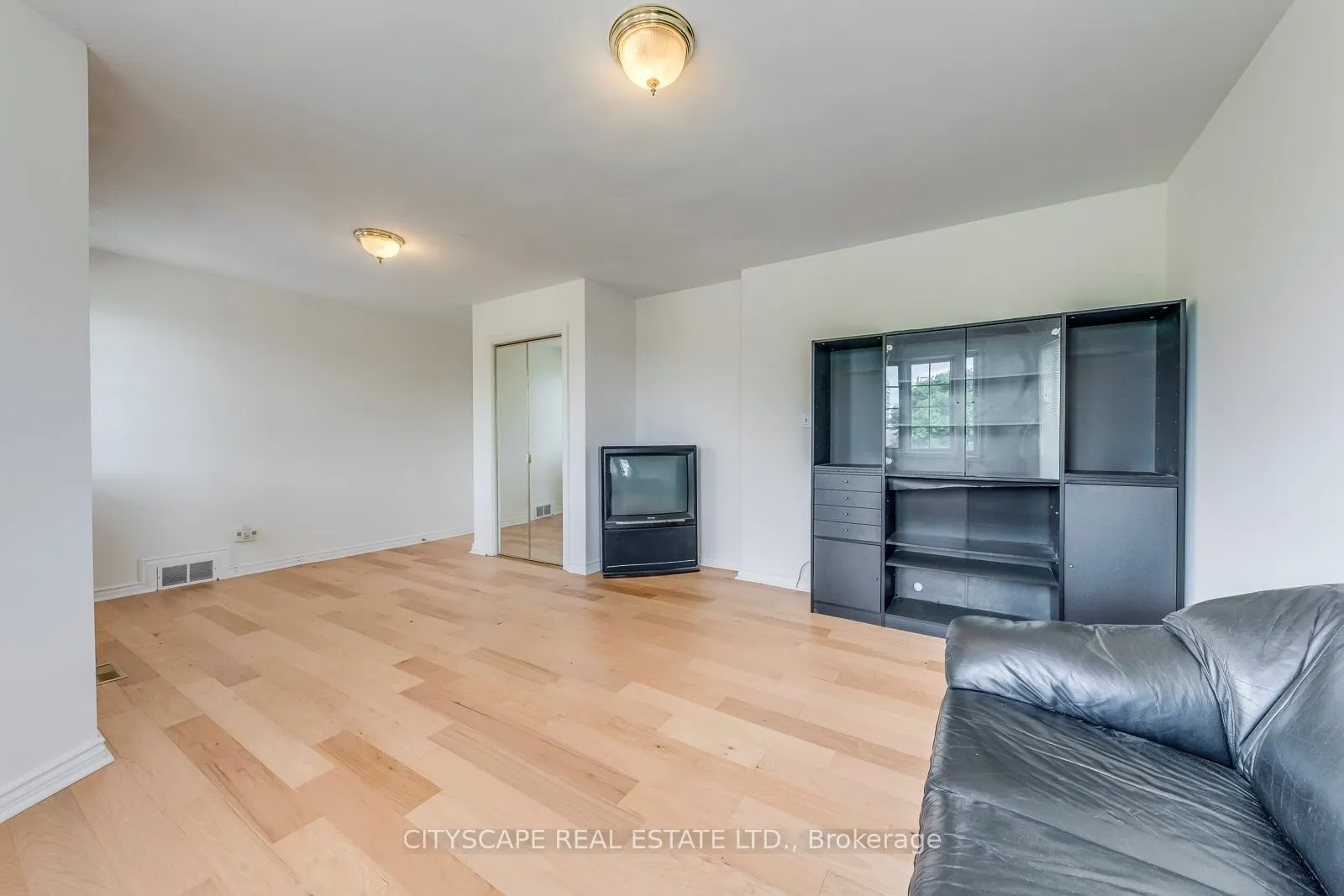 3 Midcroft Drive