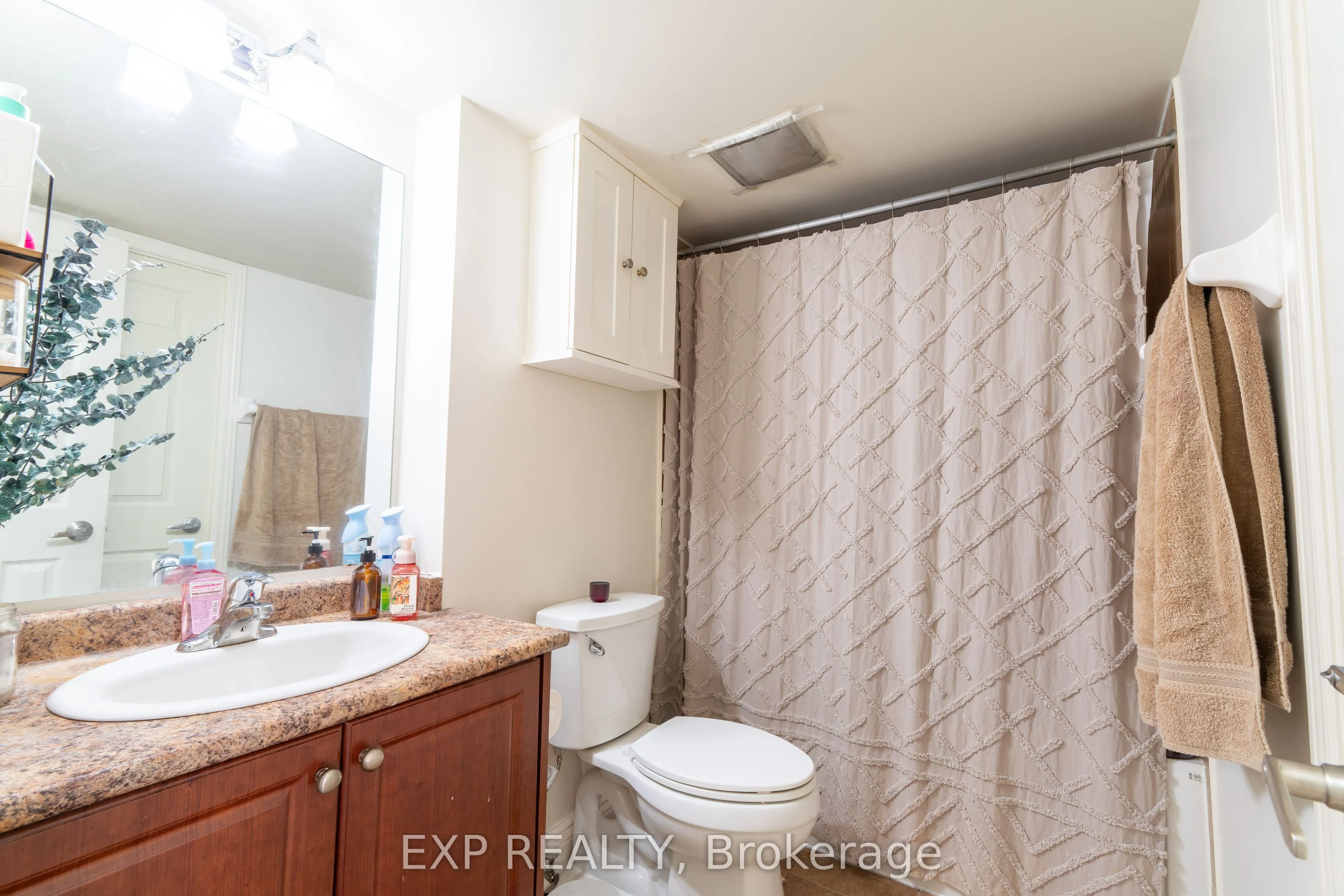 60 Fairfax Crescent N, #221