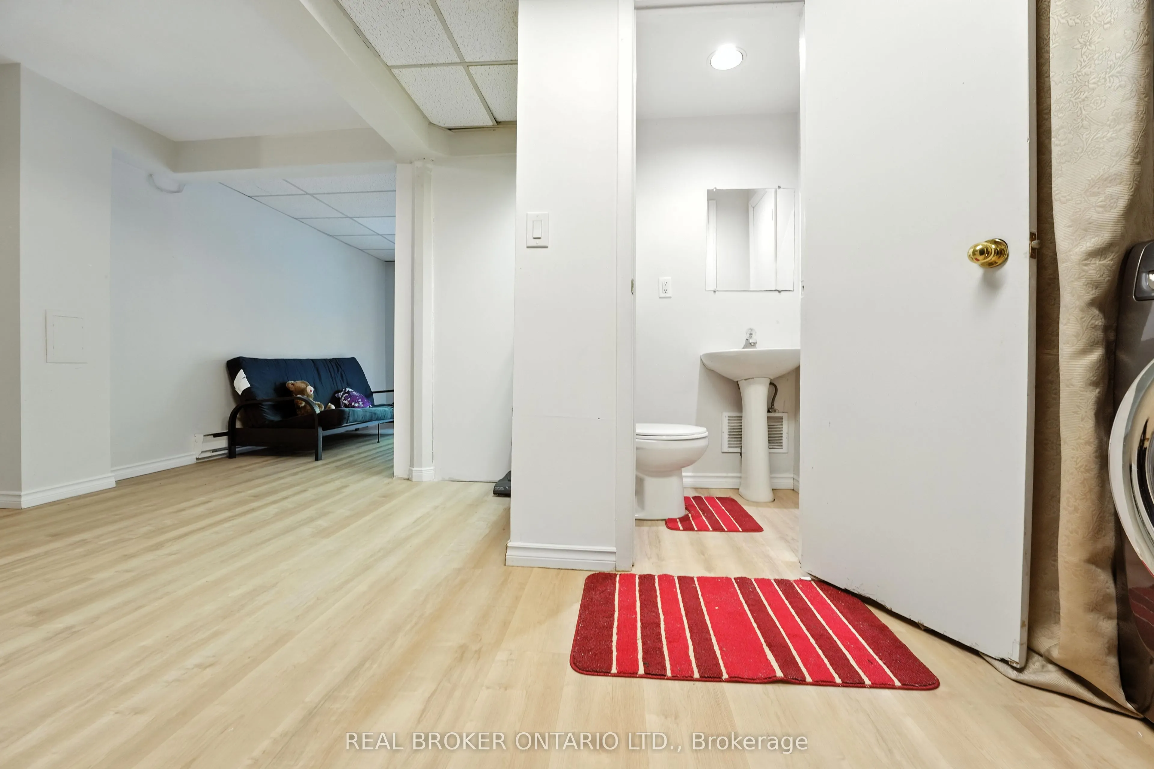 350 Camelot Court, #19