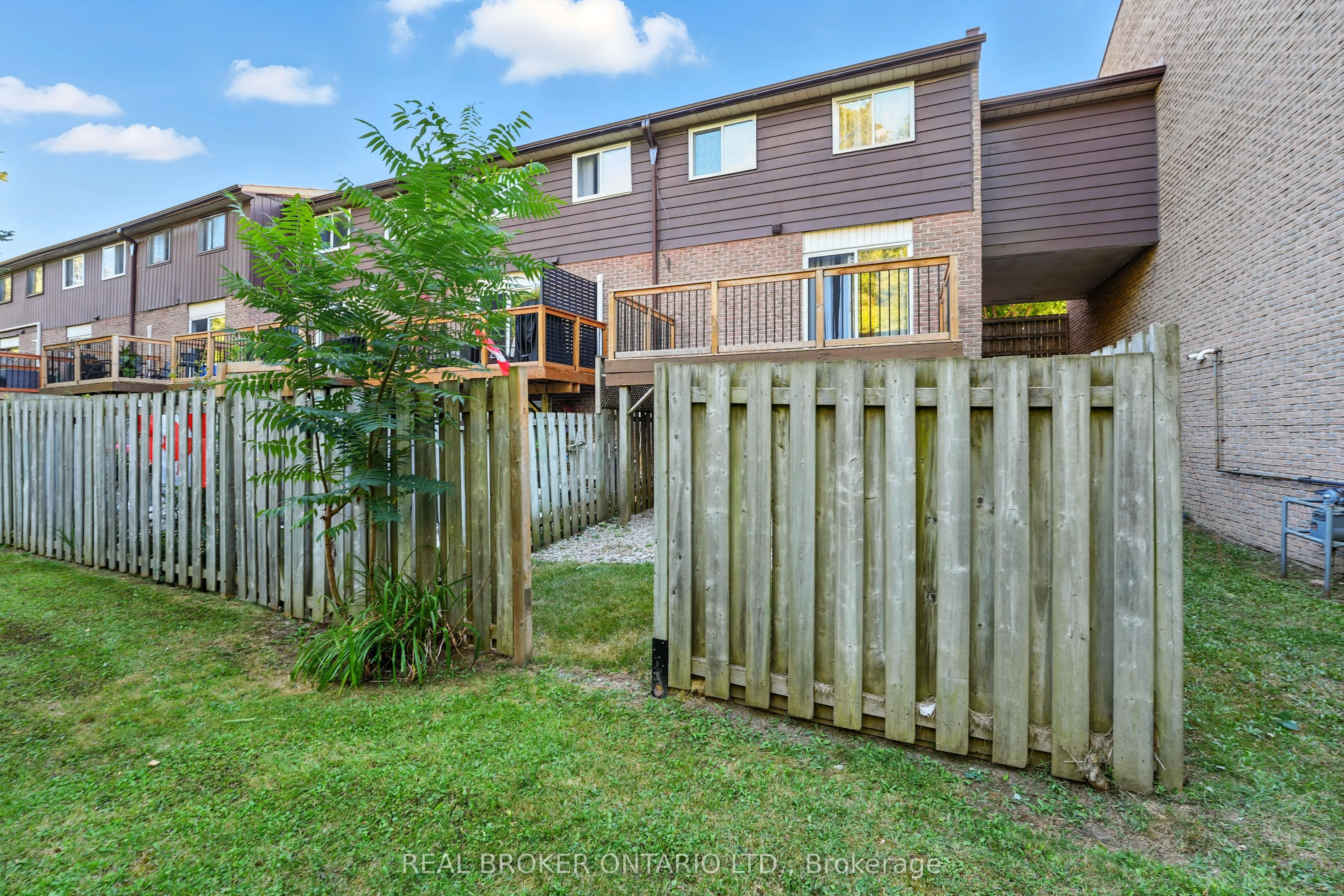 350 Camelot Court, #19