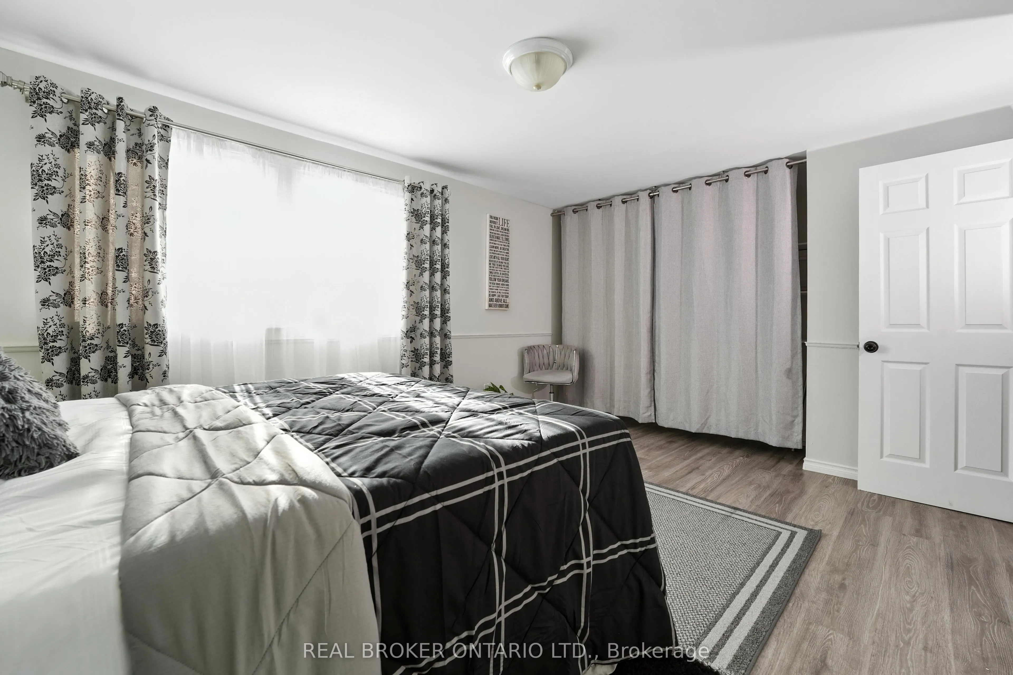 350 Camelot Court, #19