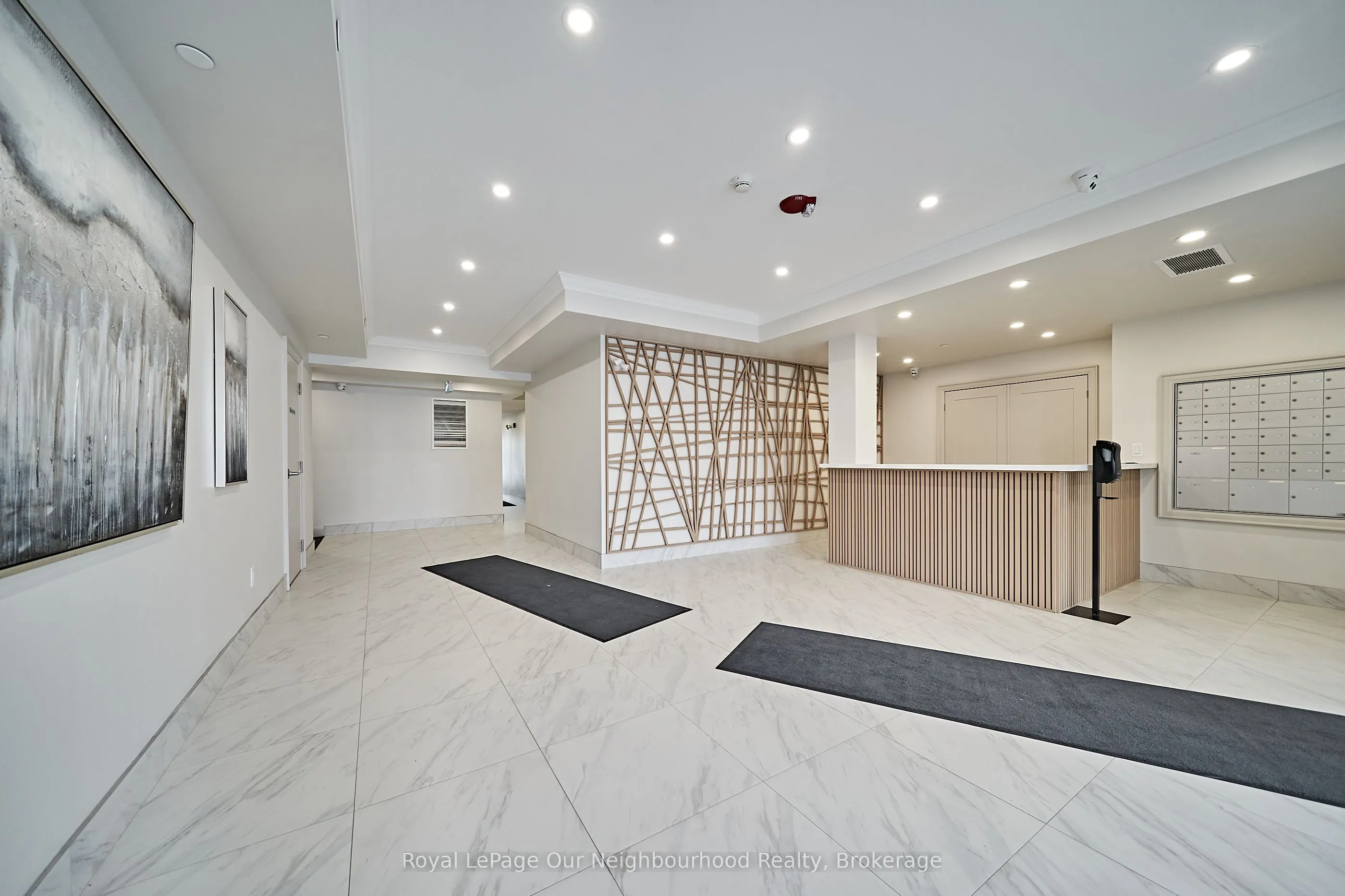 50 Lakebreeze Drive, #218