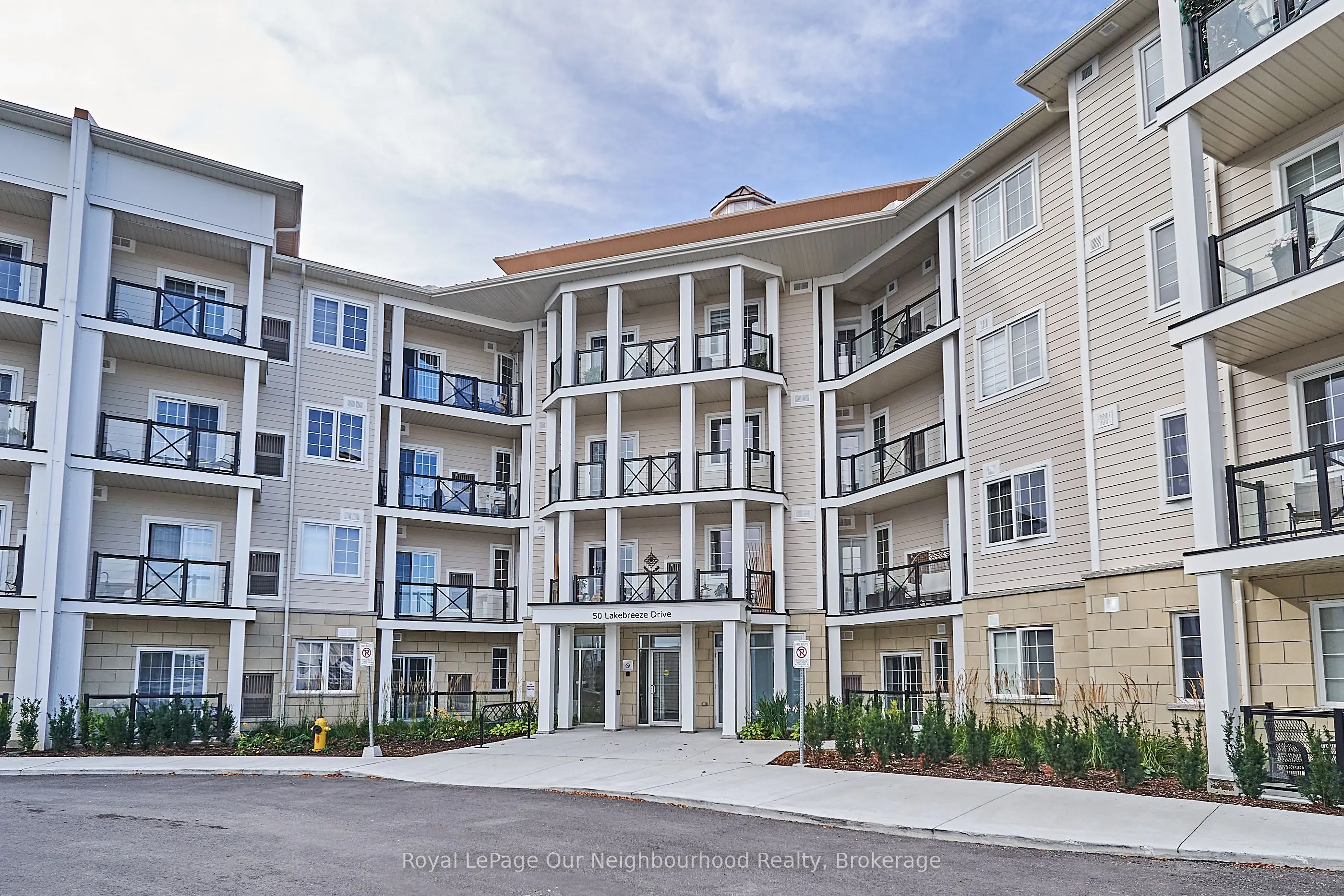 50 Lakebreeze Drive, #218