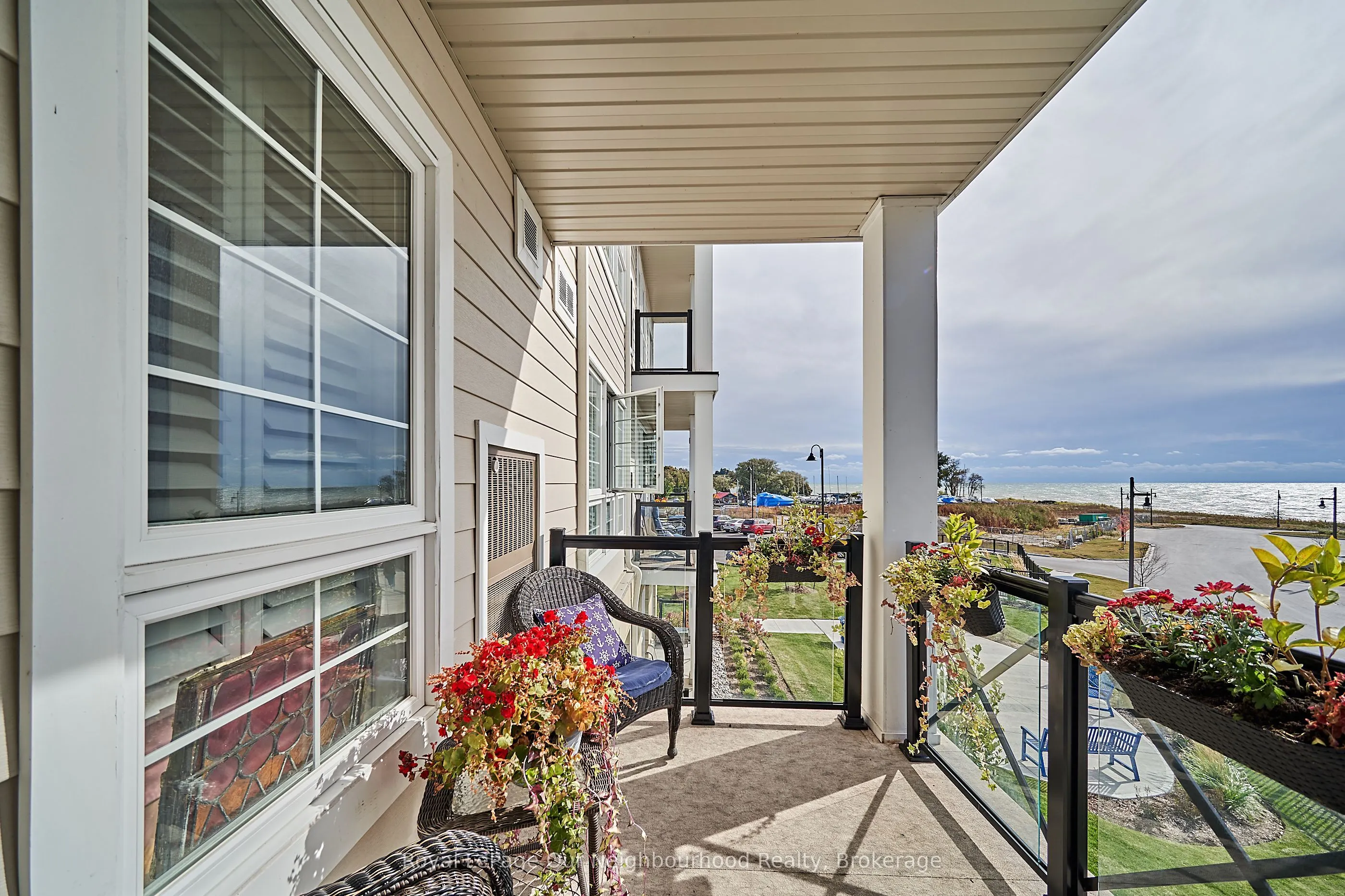 50 Lakebreeze Drive, #218
