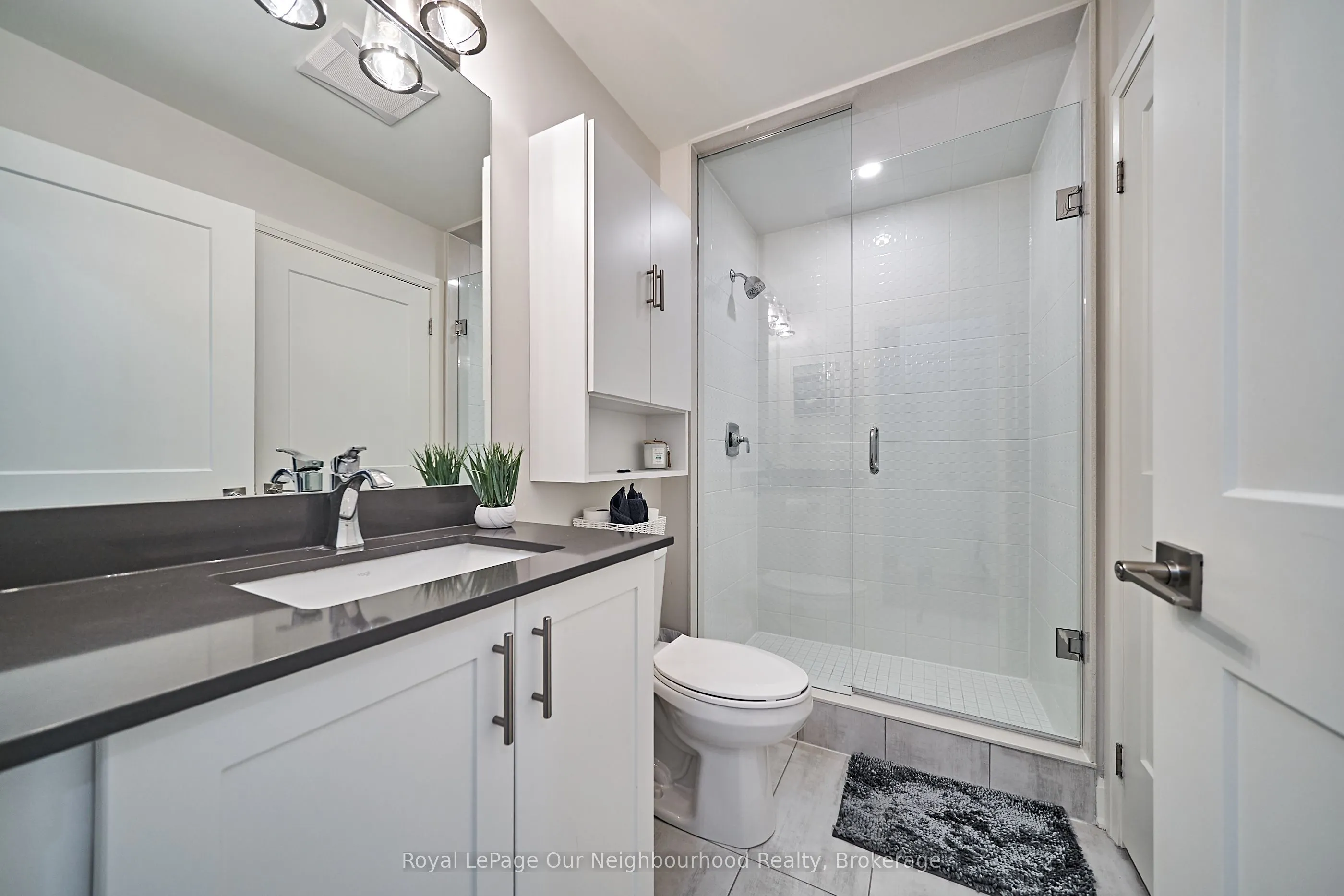 50 Lakebreeze Drive, #218