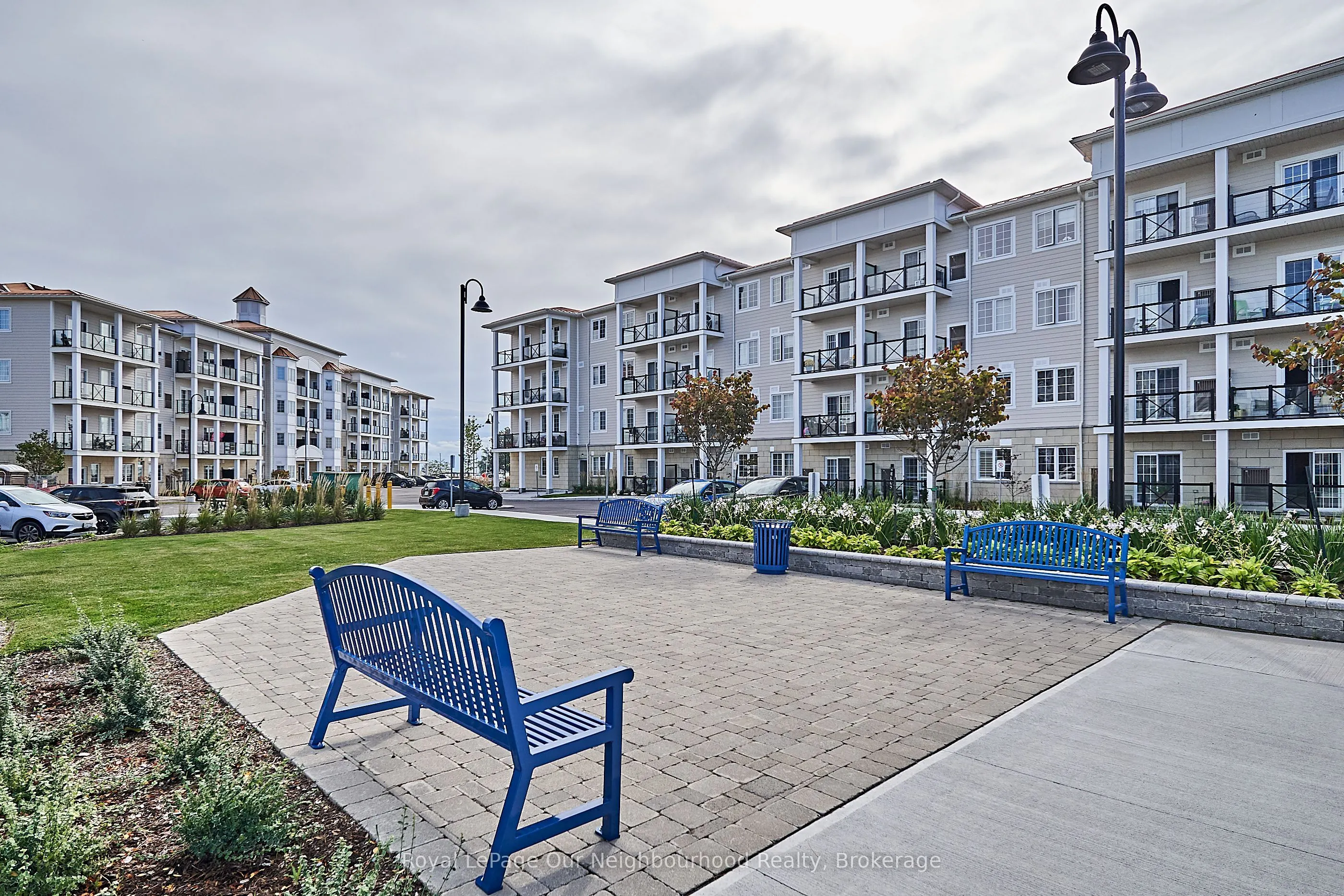 50 Lakebreeze Drive, #218