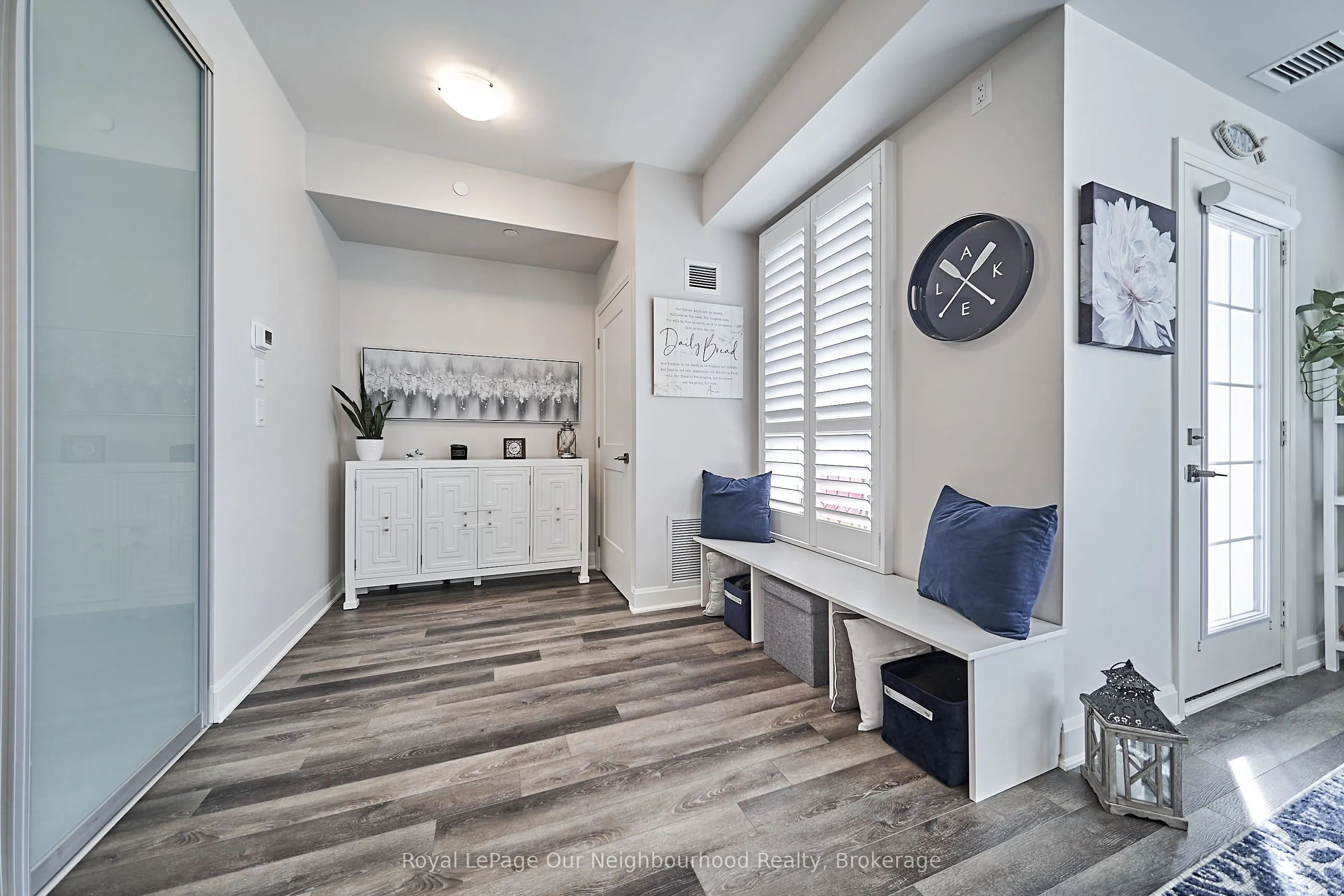 50 Lakebreeze Drive, #218
