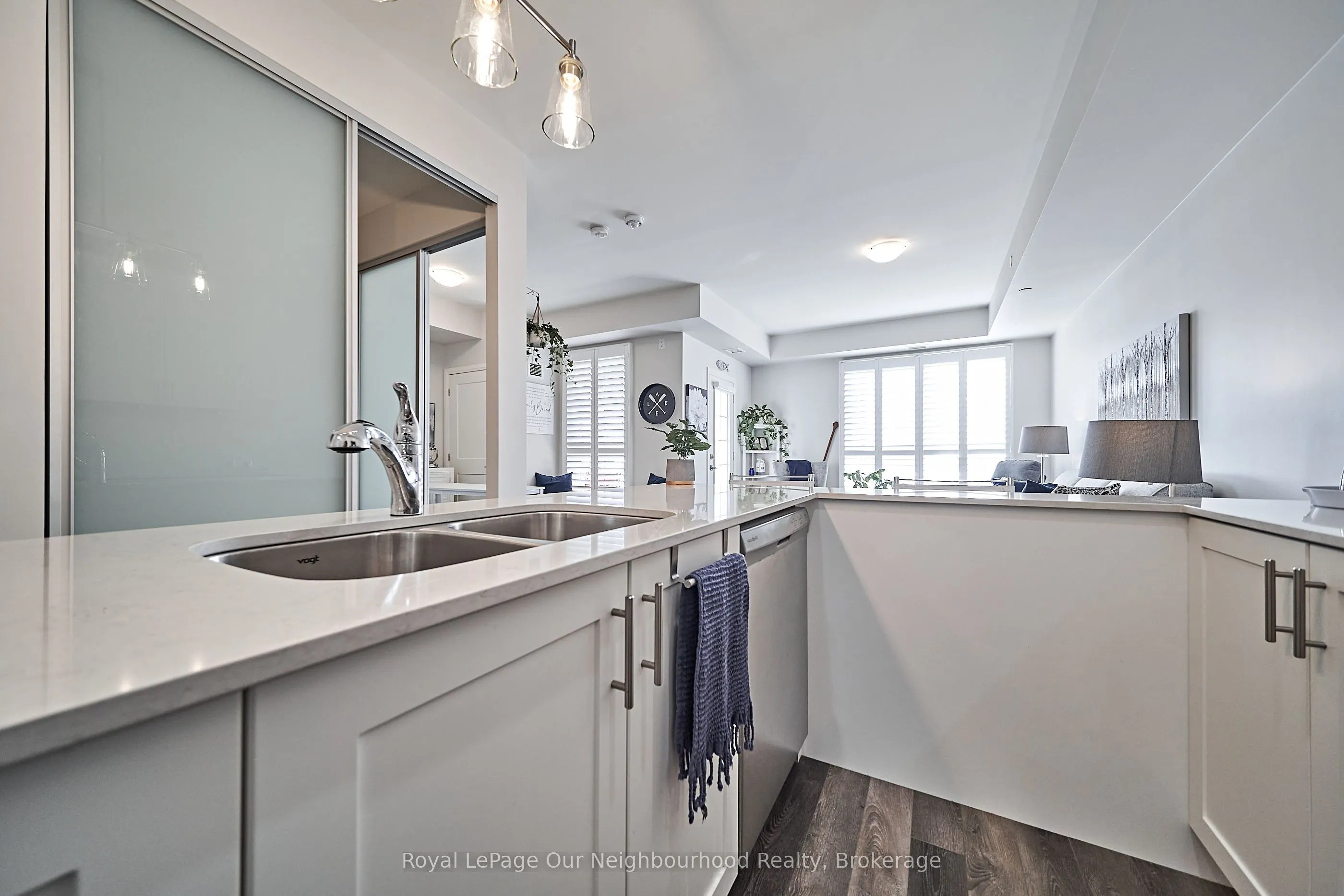 50 Lakebreeze Drive, #218