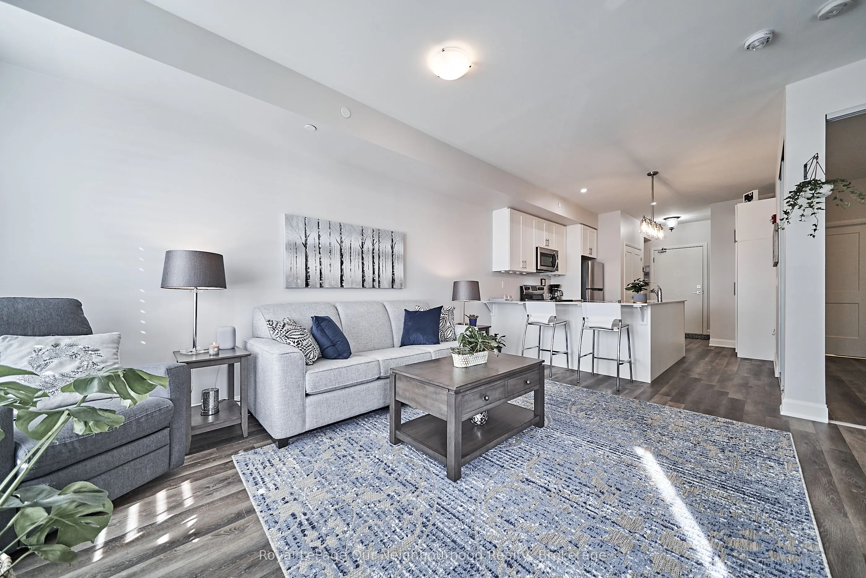 50 Lakebreeze Drive, #218