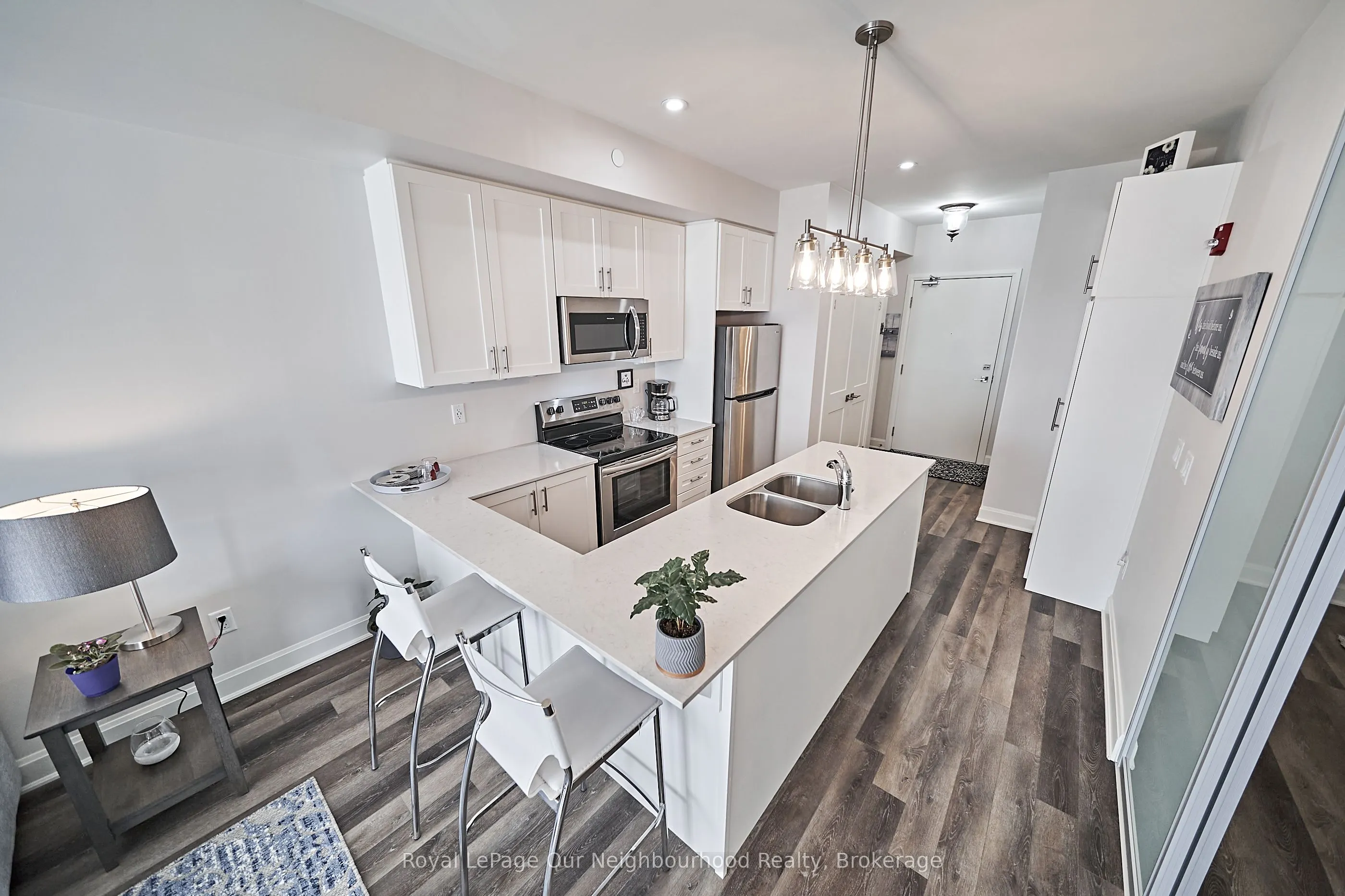 50 Lakebreeze Drive, #218