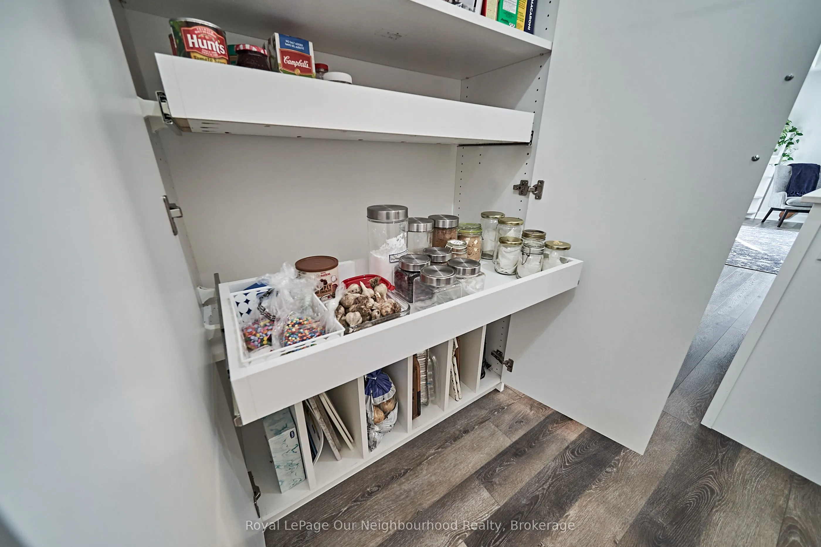 50 Lakebreeze Drive, #218