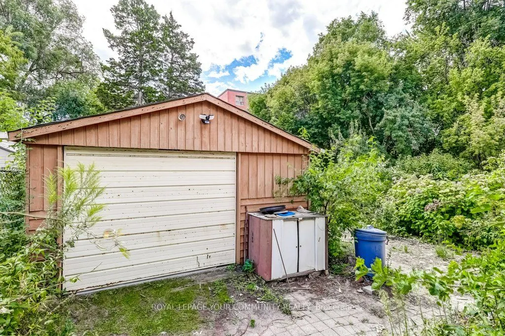 109 Glencrest Boulevard