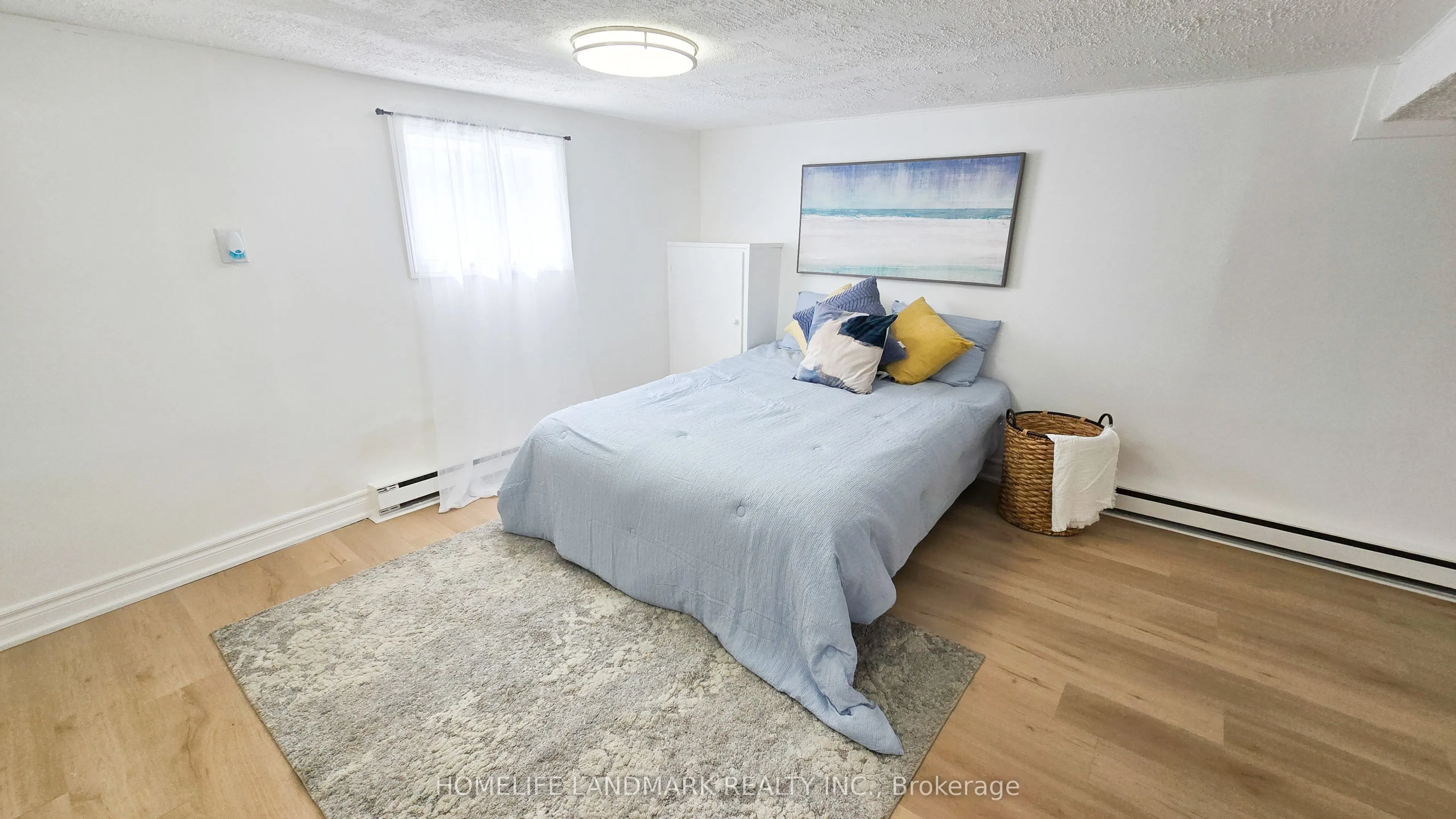 357 Oshawa Boulevard N