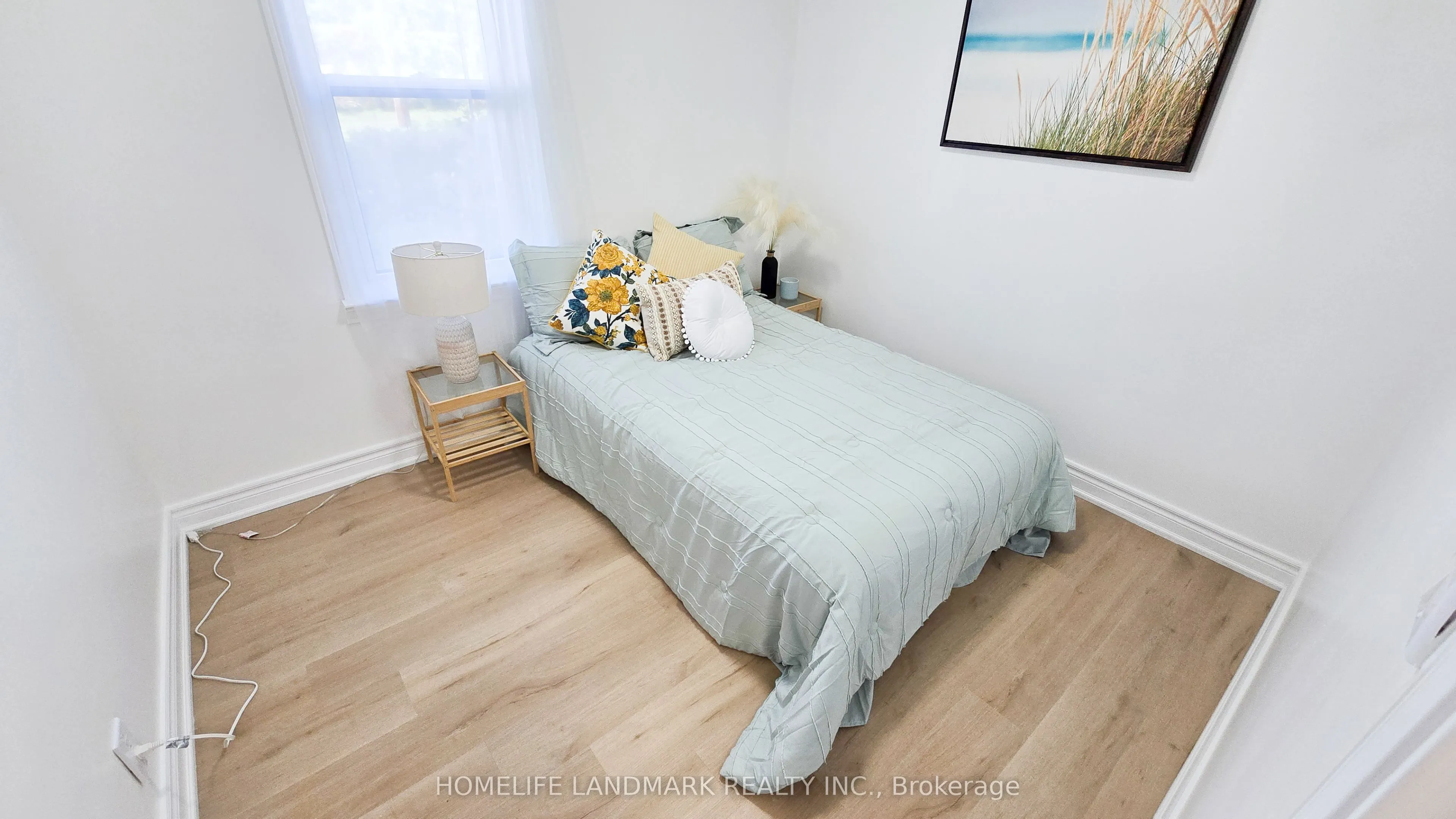 357 Oshawa Boulevard N