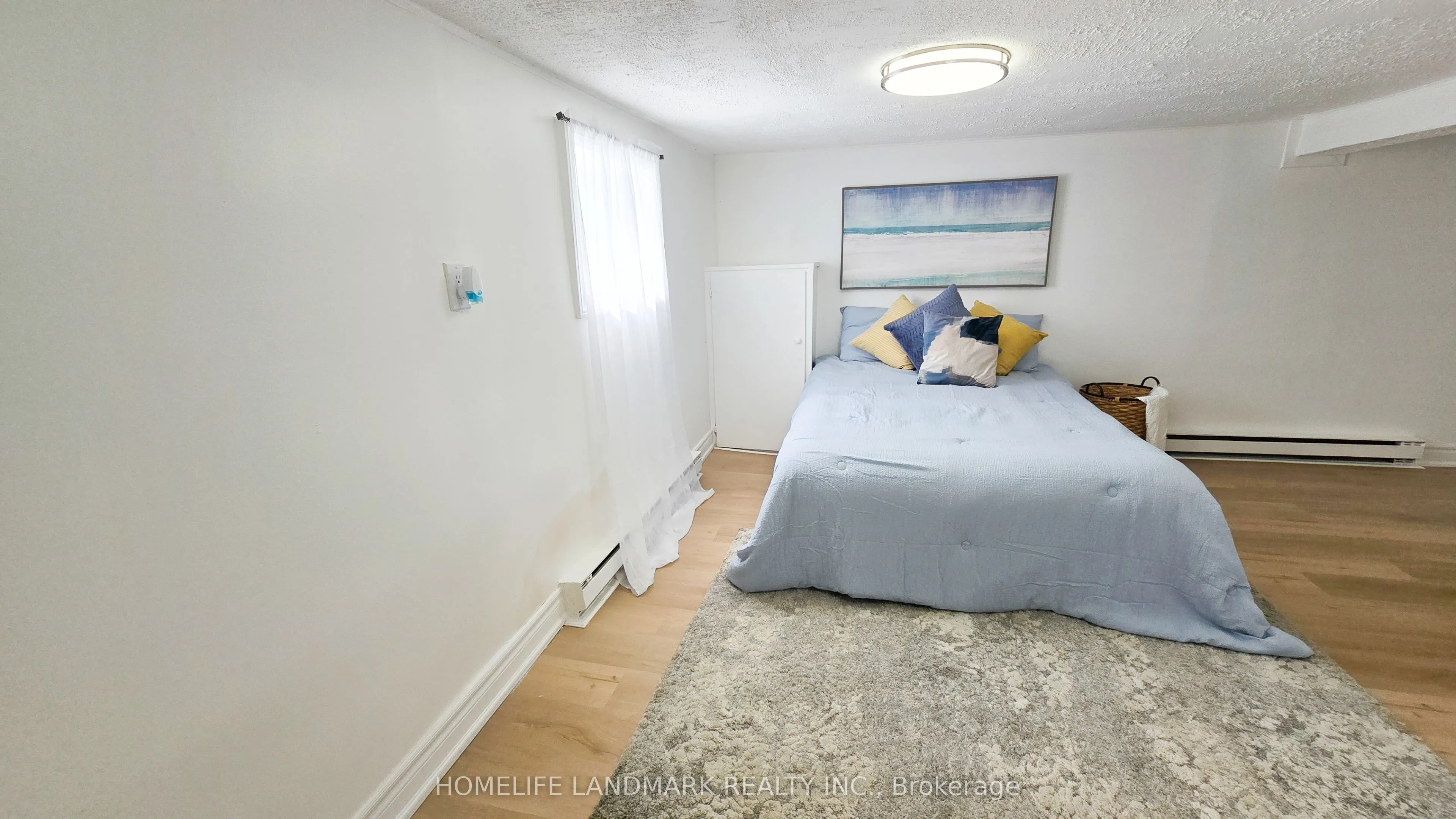 357 Oshawa Boulevard N