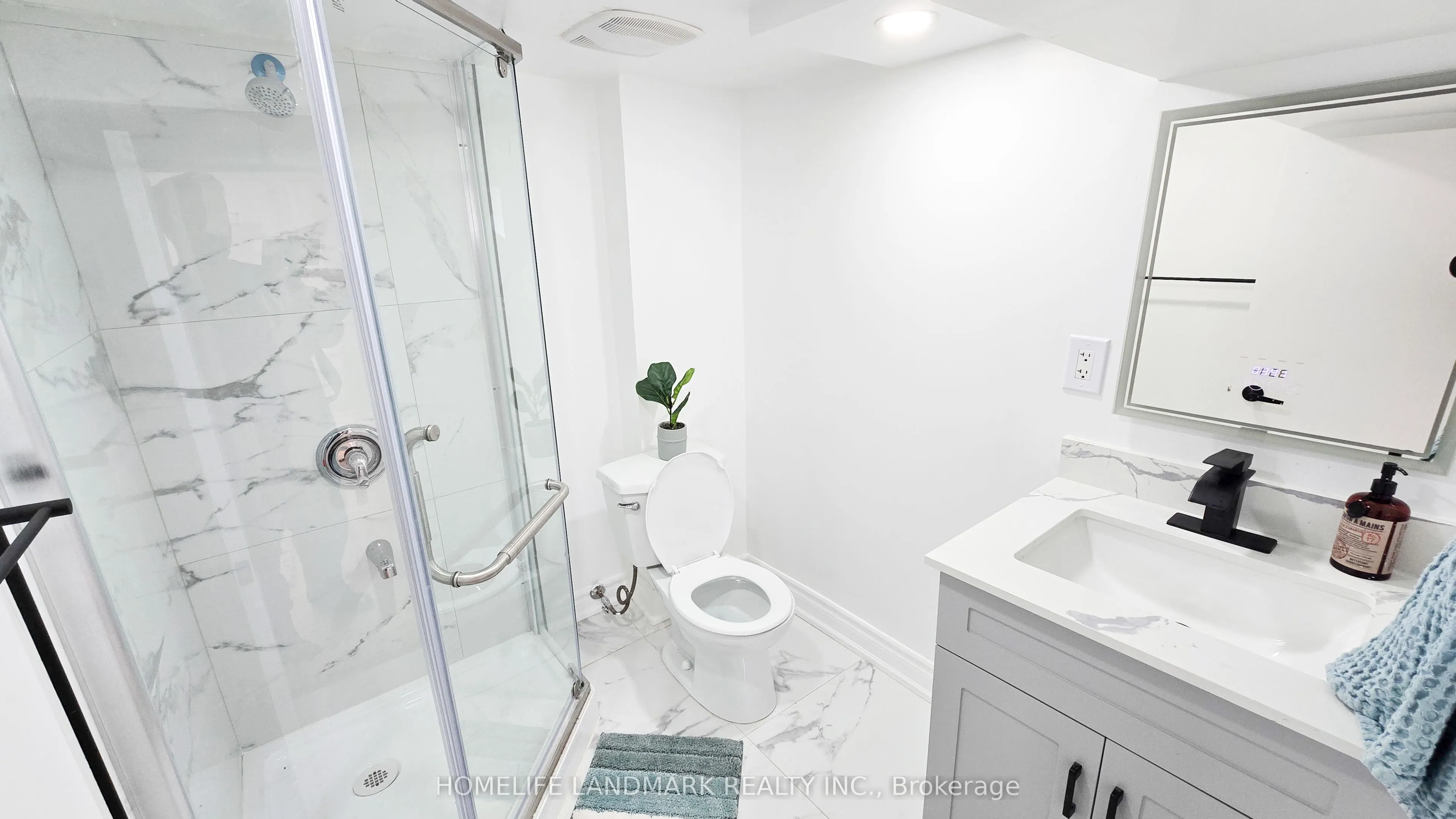 357 Oshawa Boulevard N