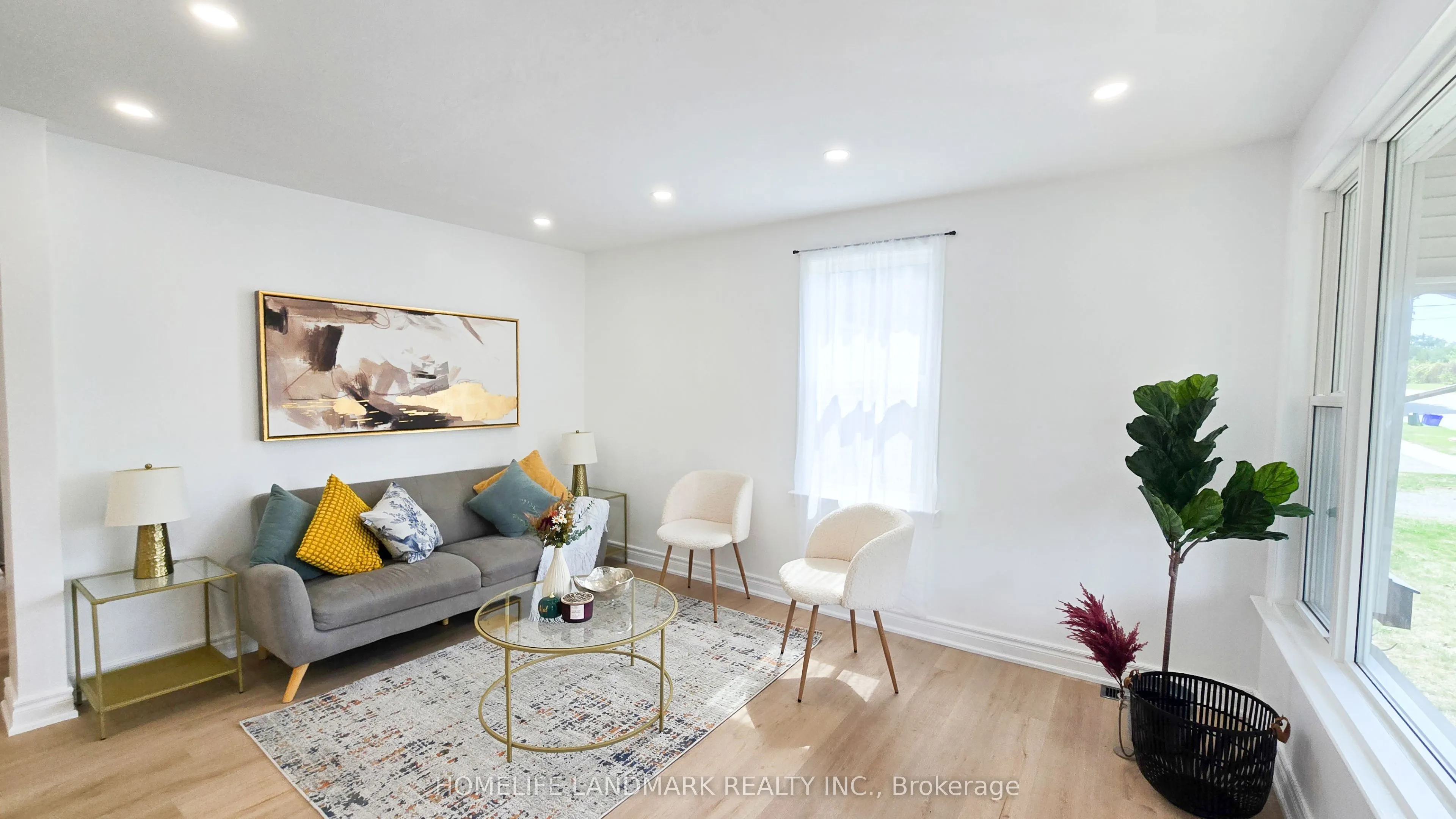 357 Oshawa Boulevard N
