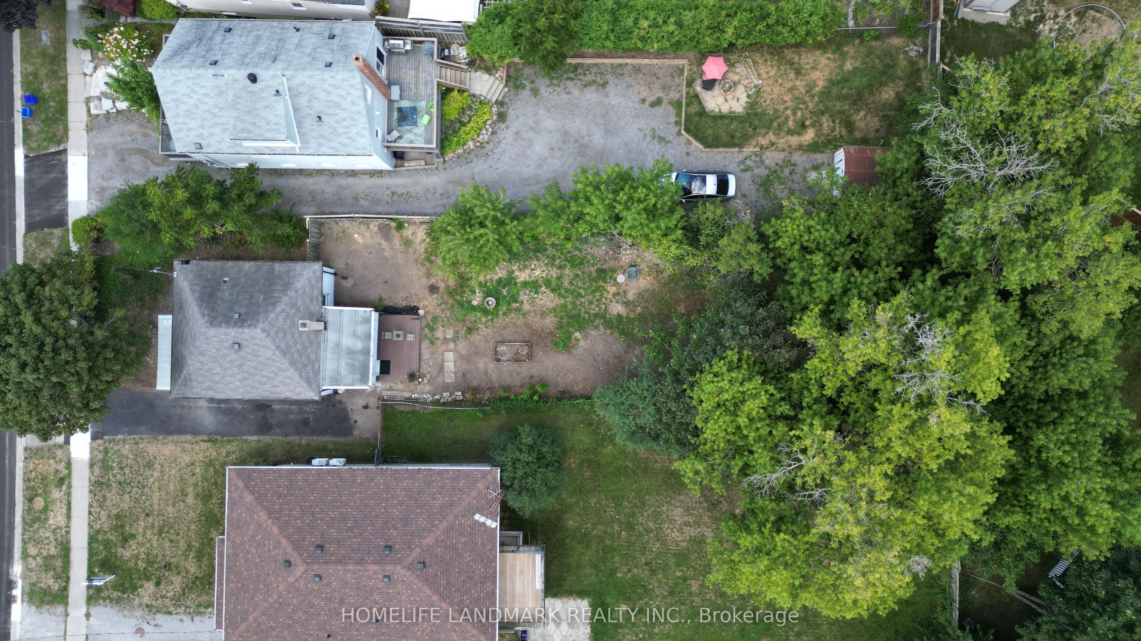 357 Oshawa Boulevard N