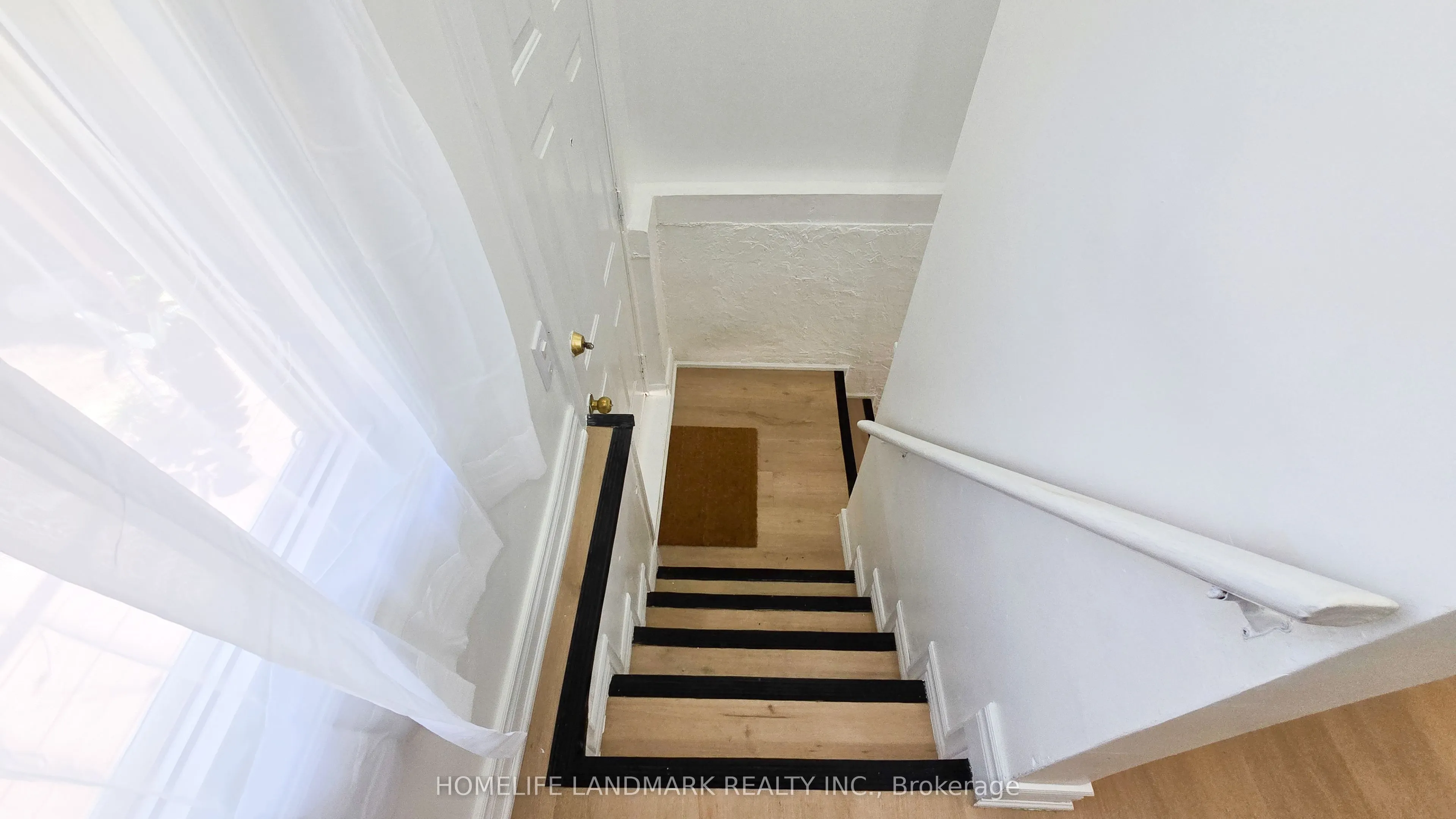 357 Oshawa Boulevard N