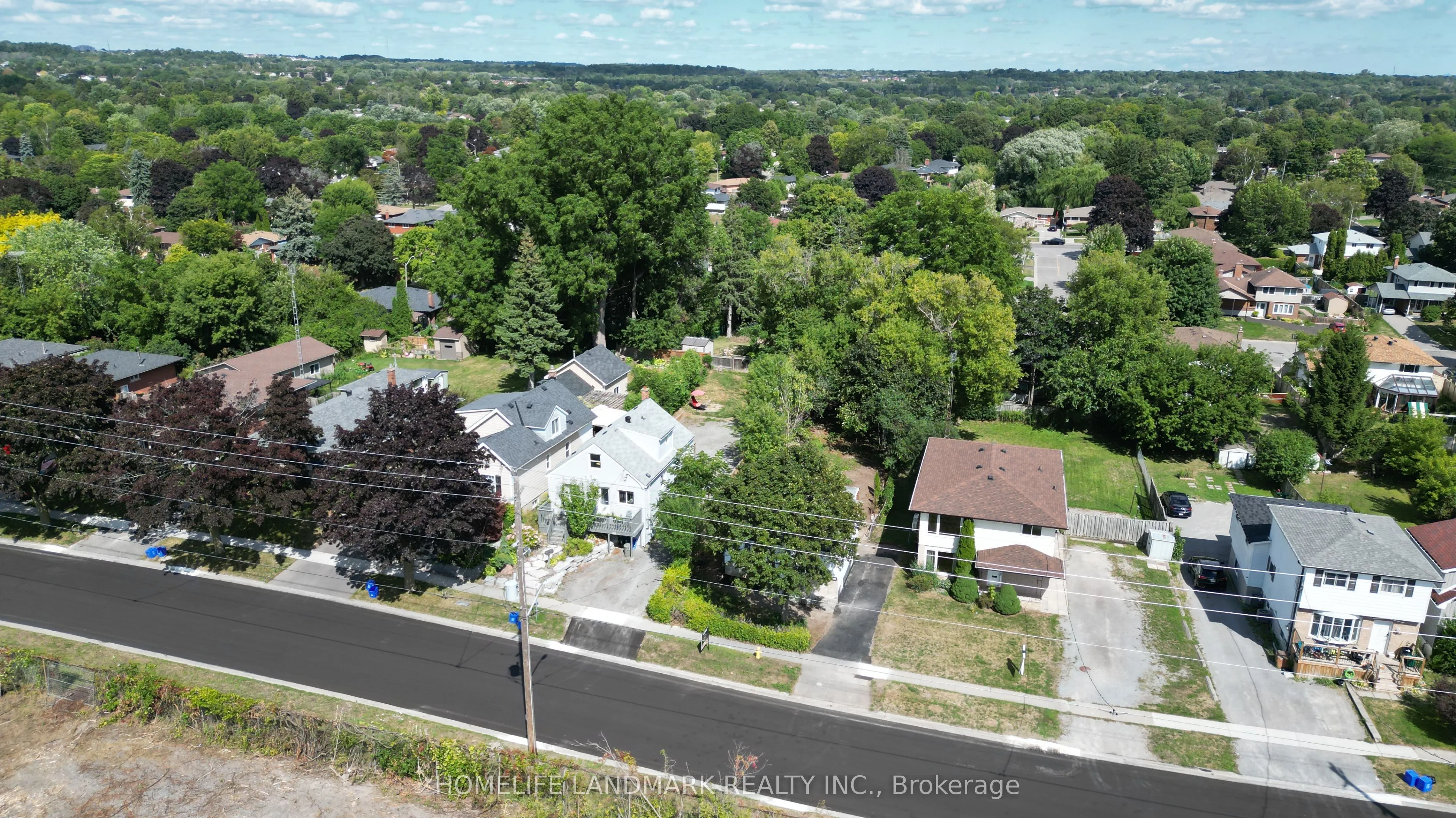 357 Oshawa Boulevard N