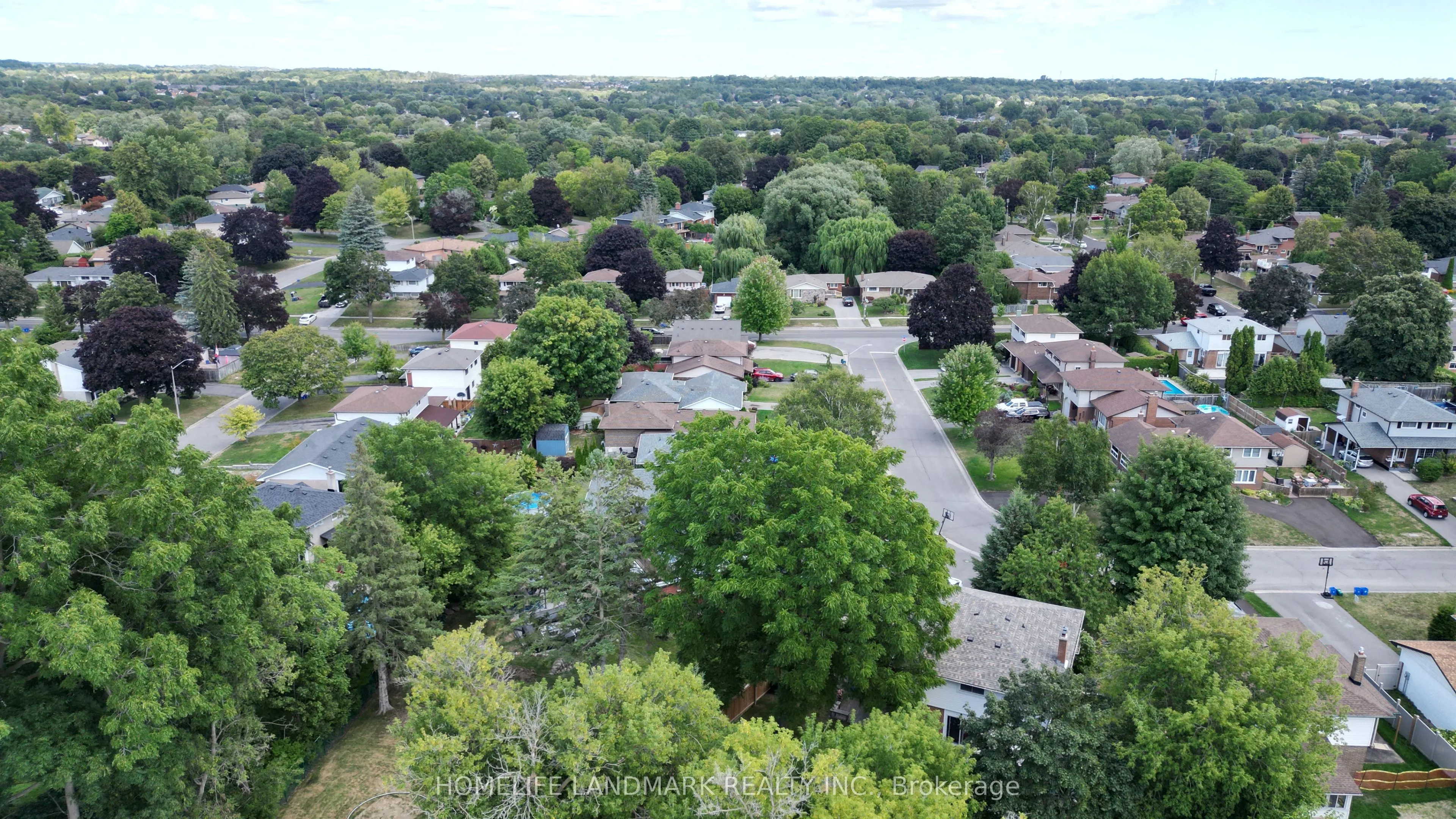 357 Oshawa Boulevard N
