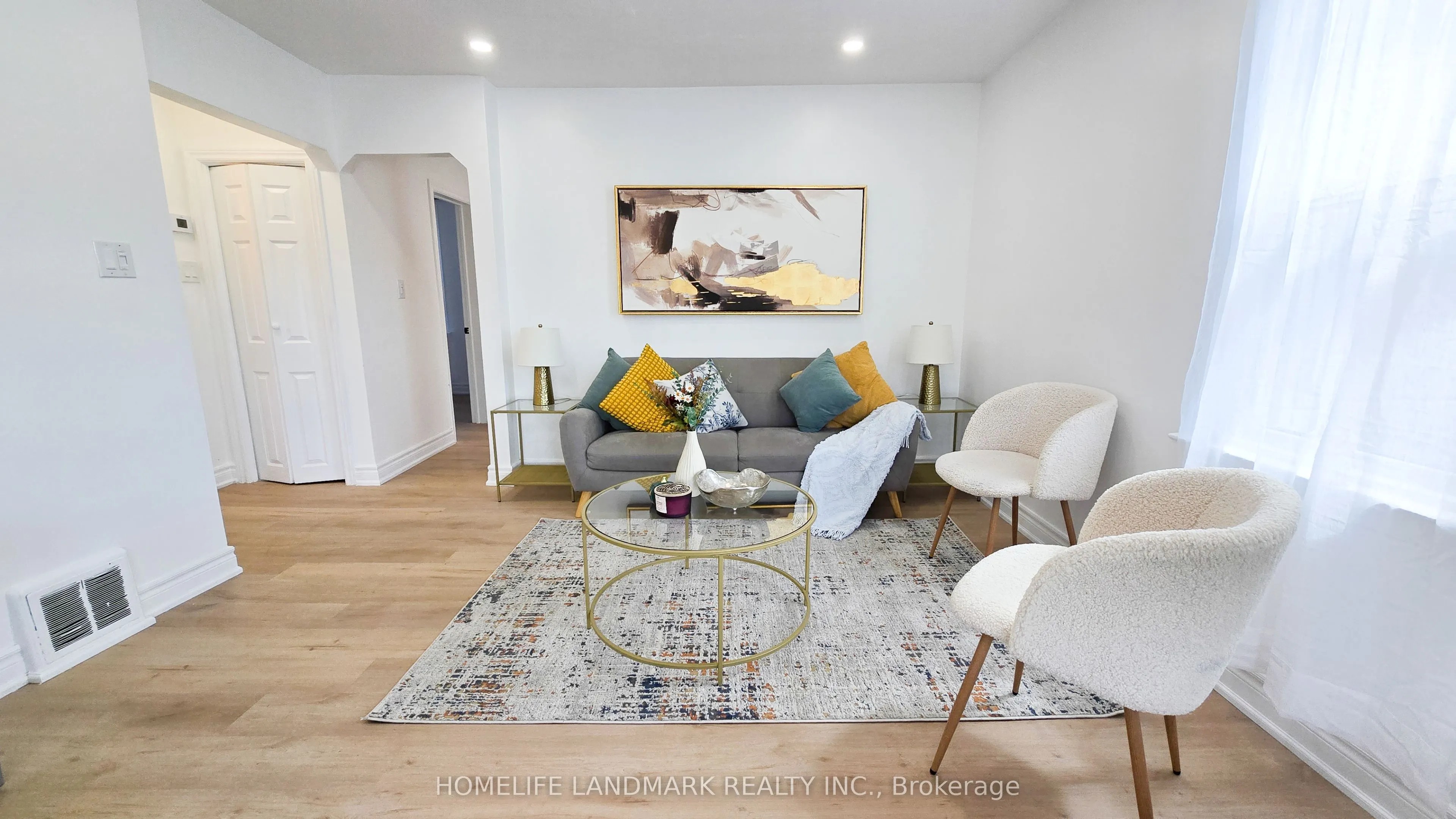357 Oshawa Boulevard N