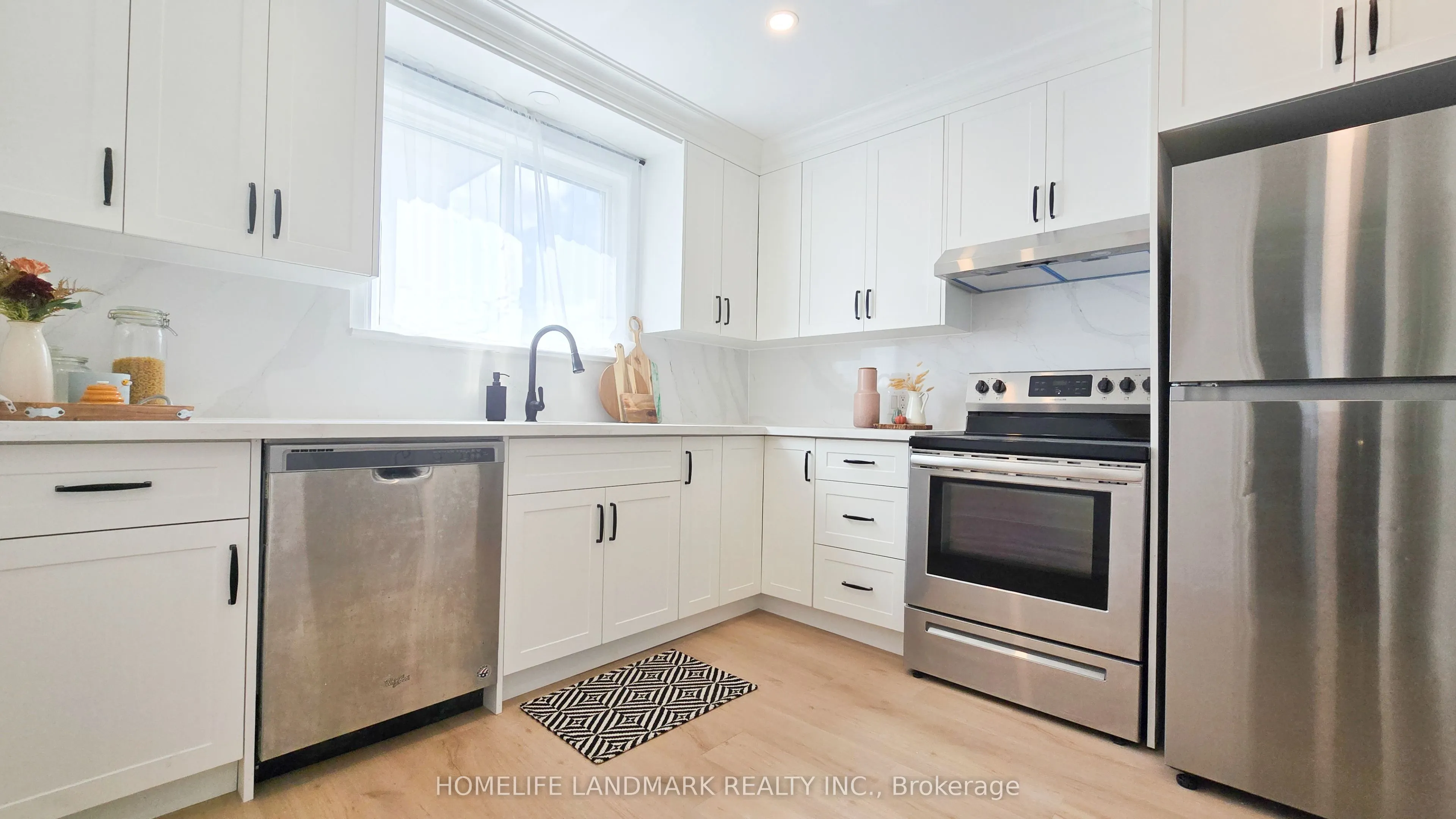 357 Oshawa Boulevard N