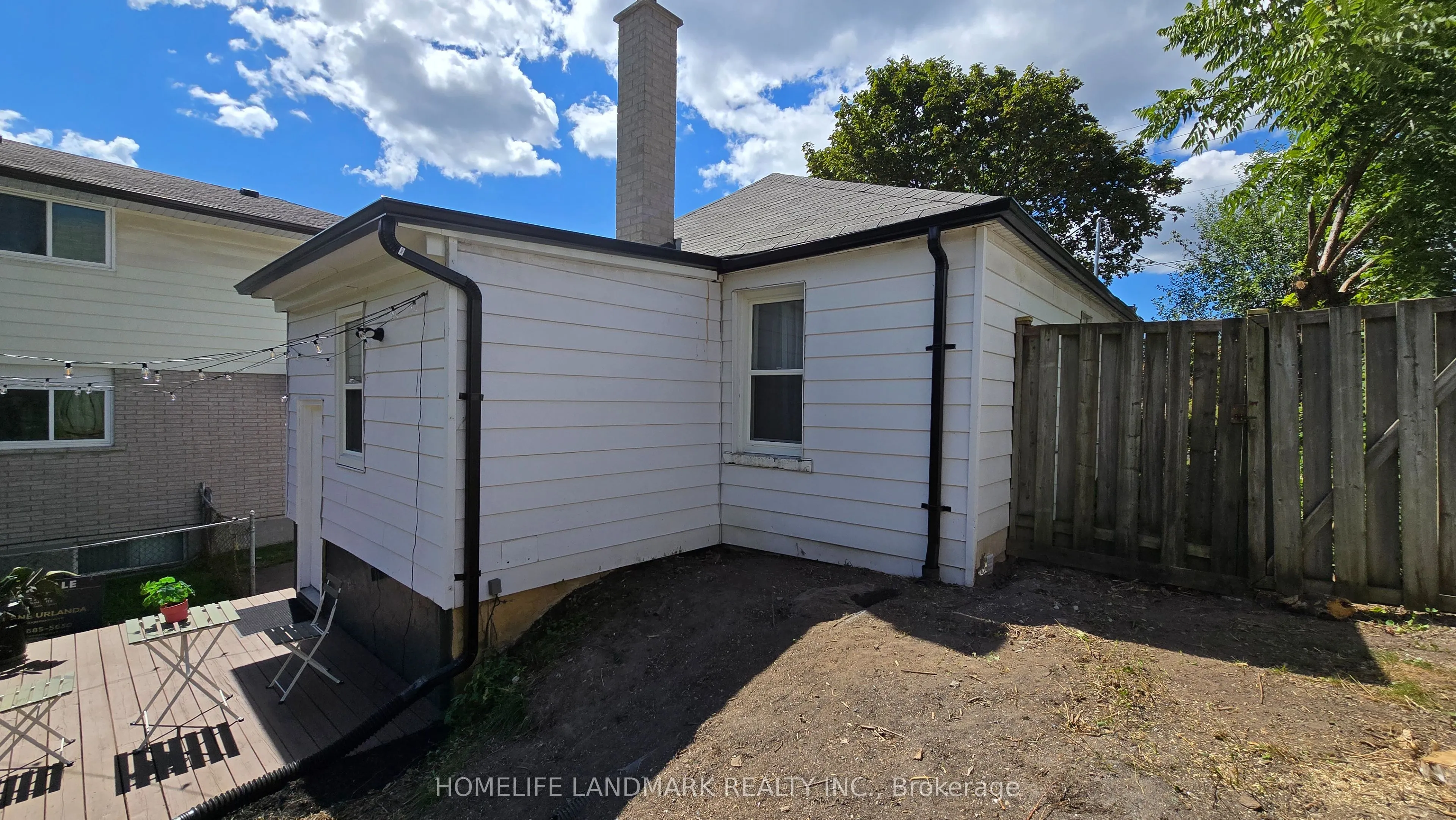 357 Oshawa Boulevard N