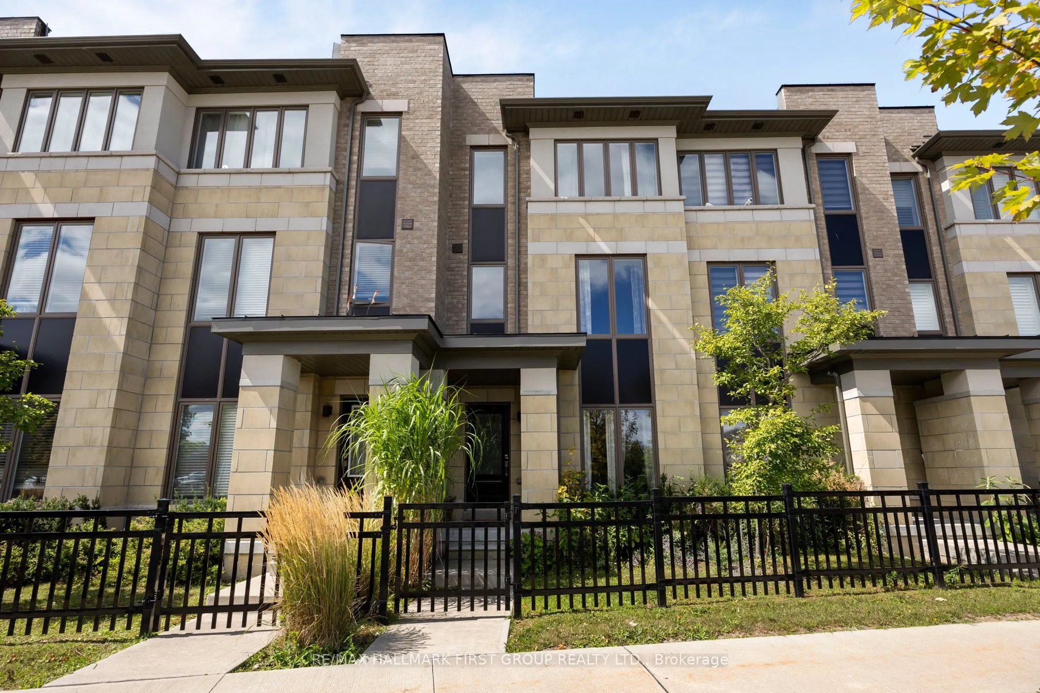 7 Shawfield Way, #79