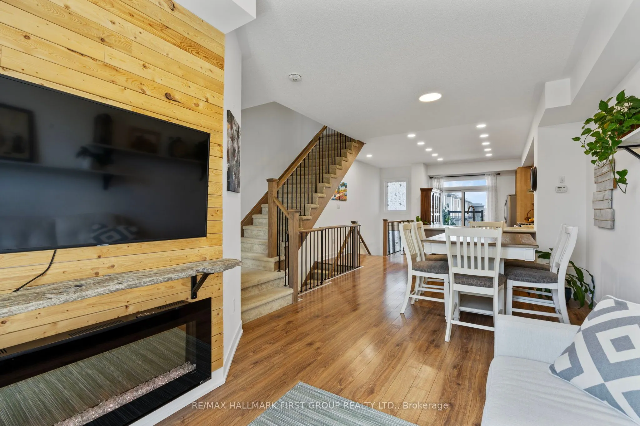7 Shawfield Way, #79