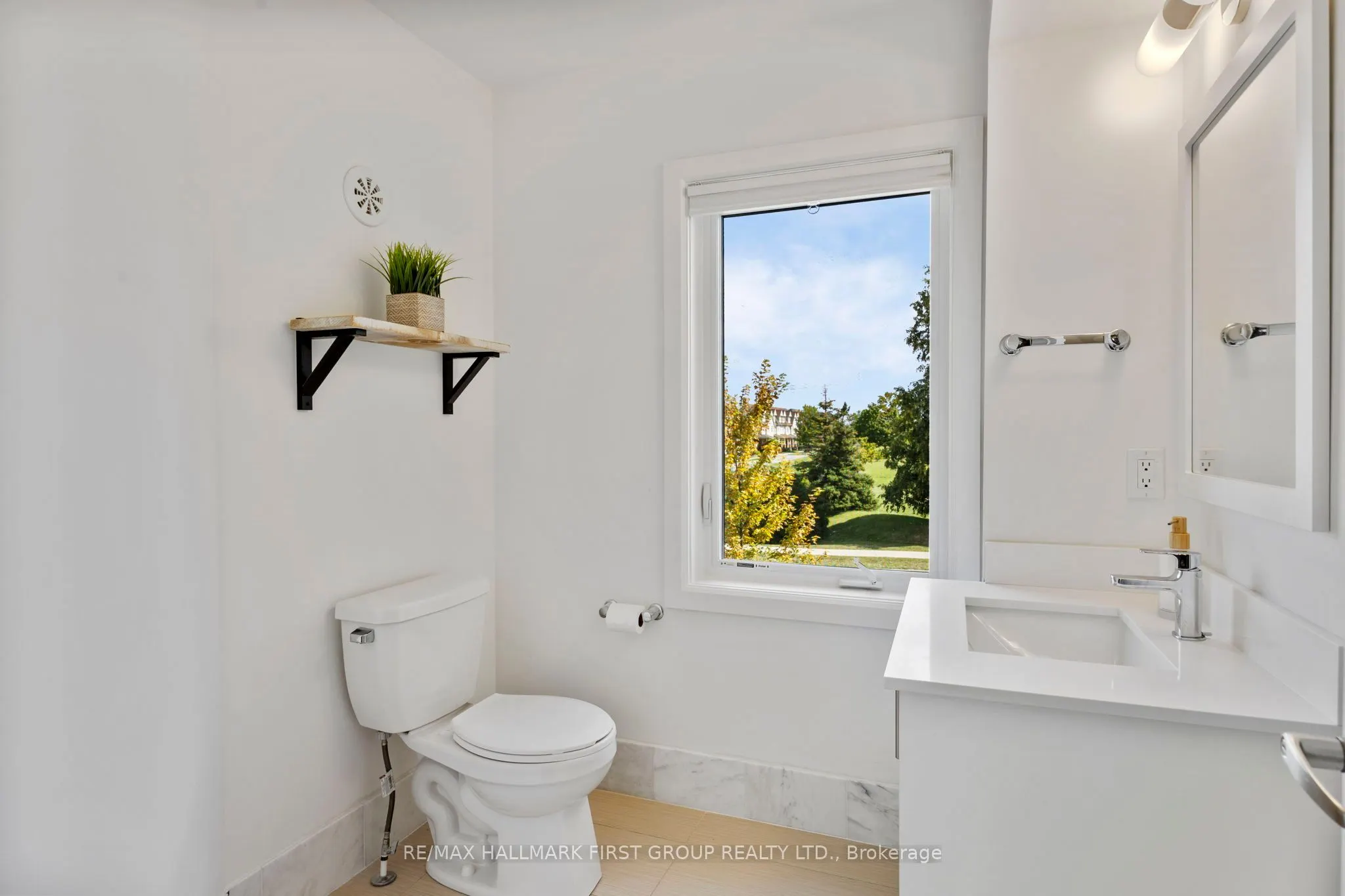 7 Shawfield Way, #79