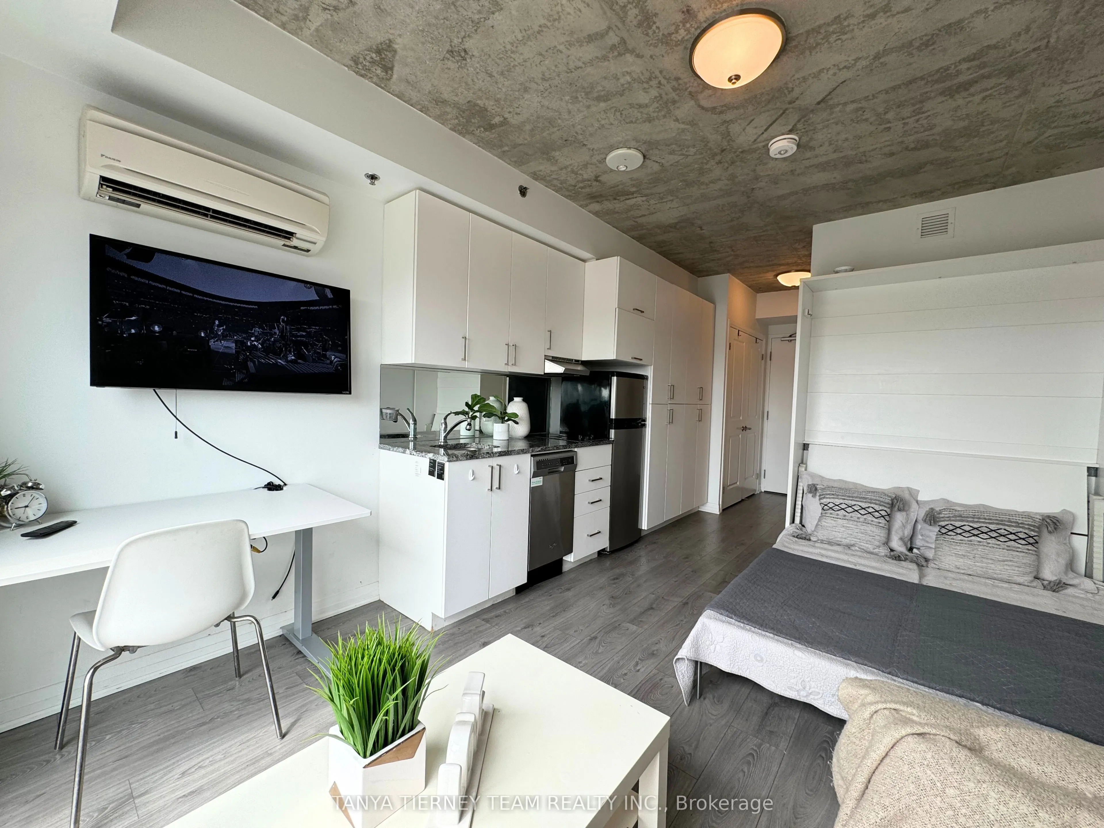 1900 Simcoe Street N, #535