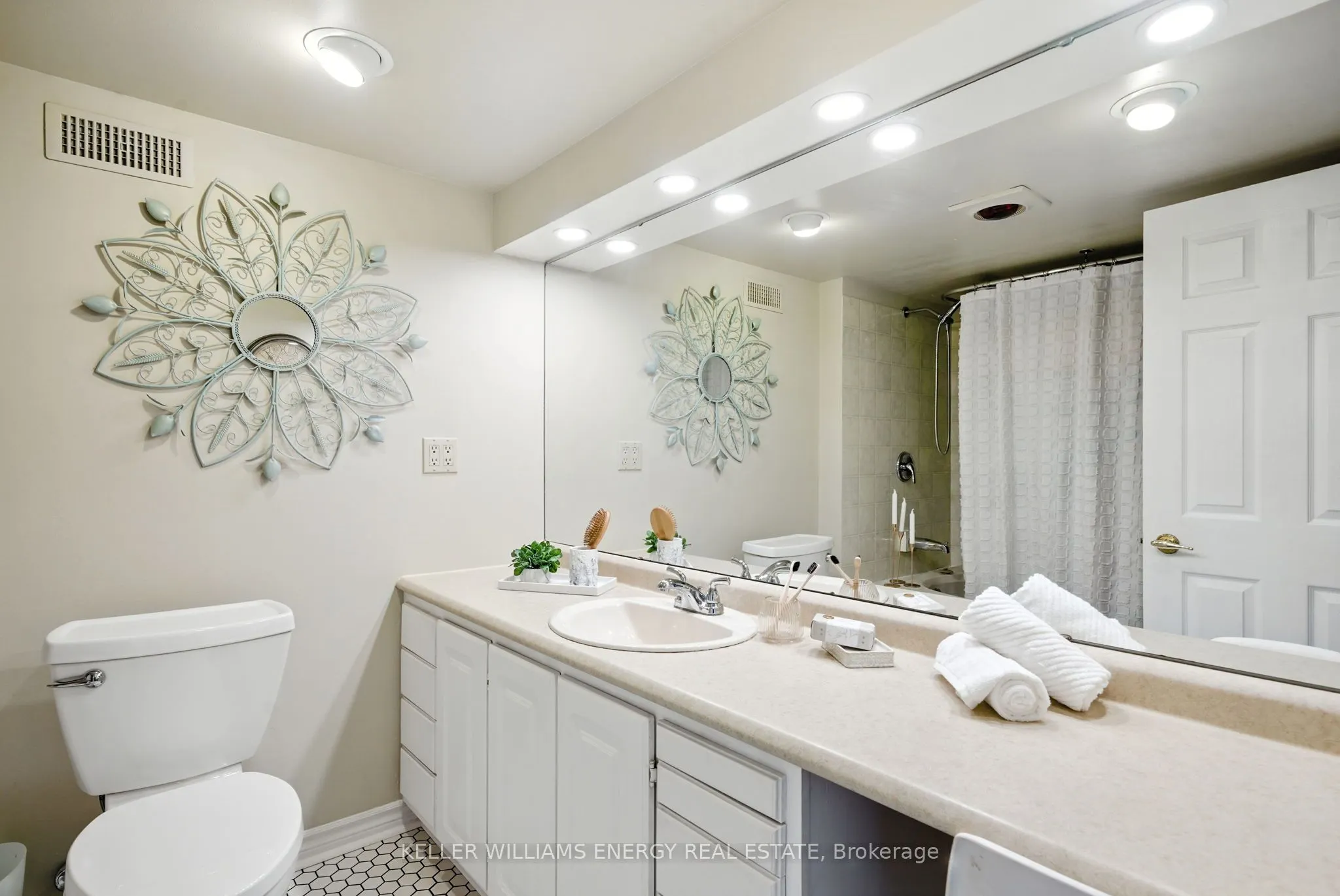 1033 Newbury Avenue