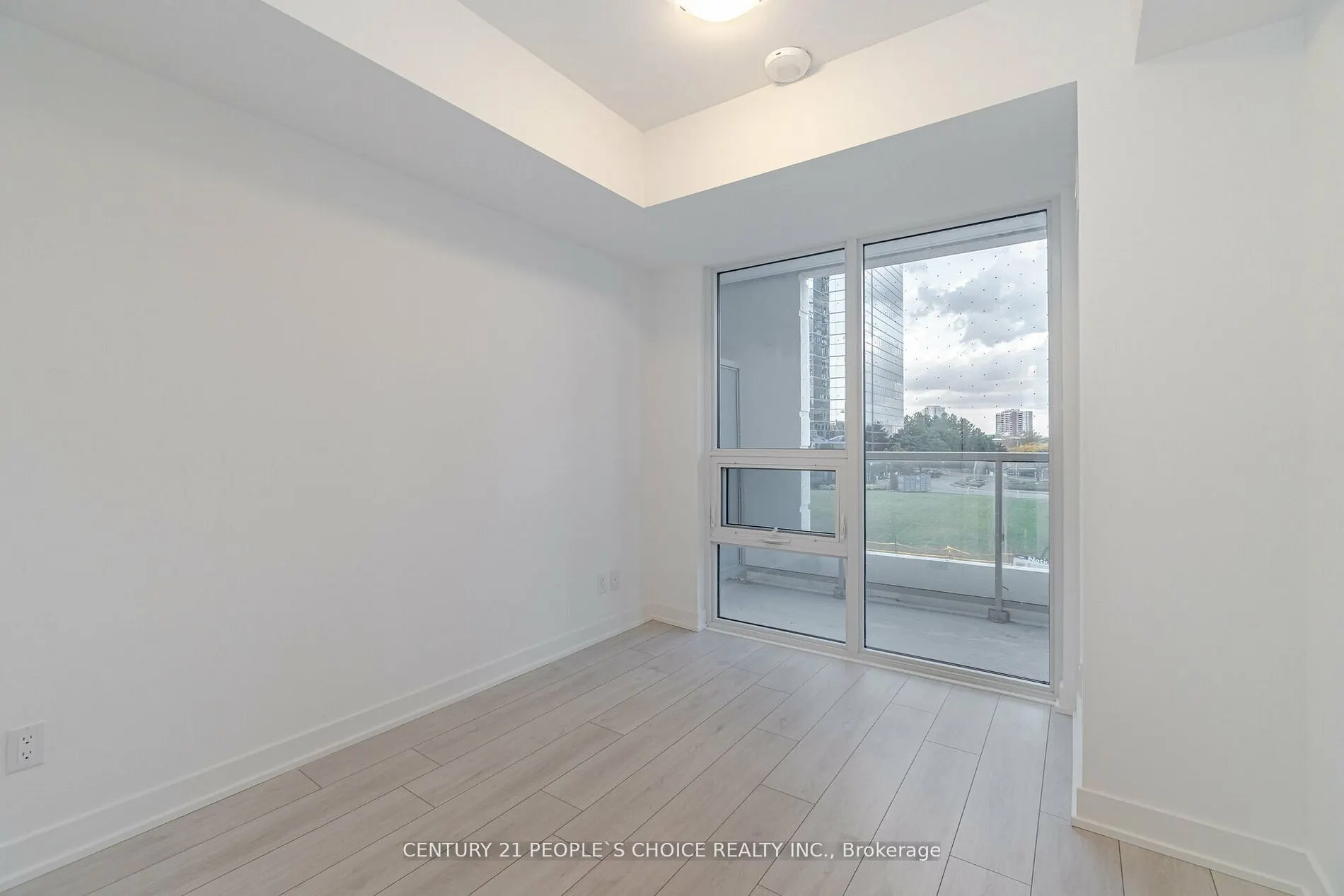2033 kennedy Road W, #312
