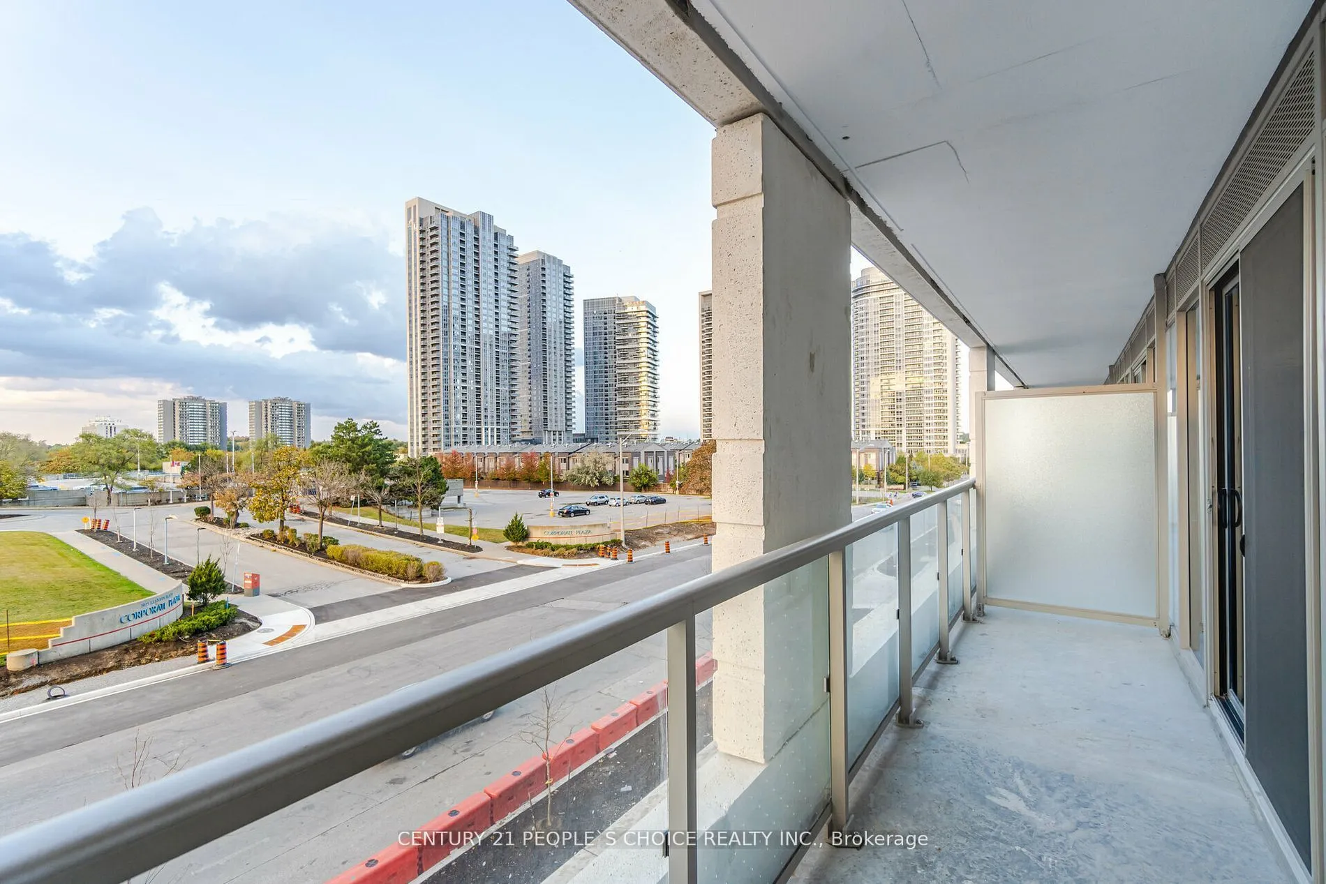 2033 kennedy Road W, #312