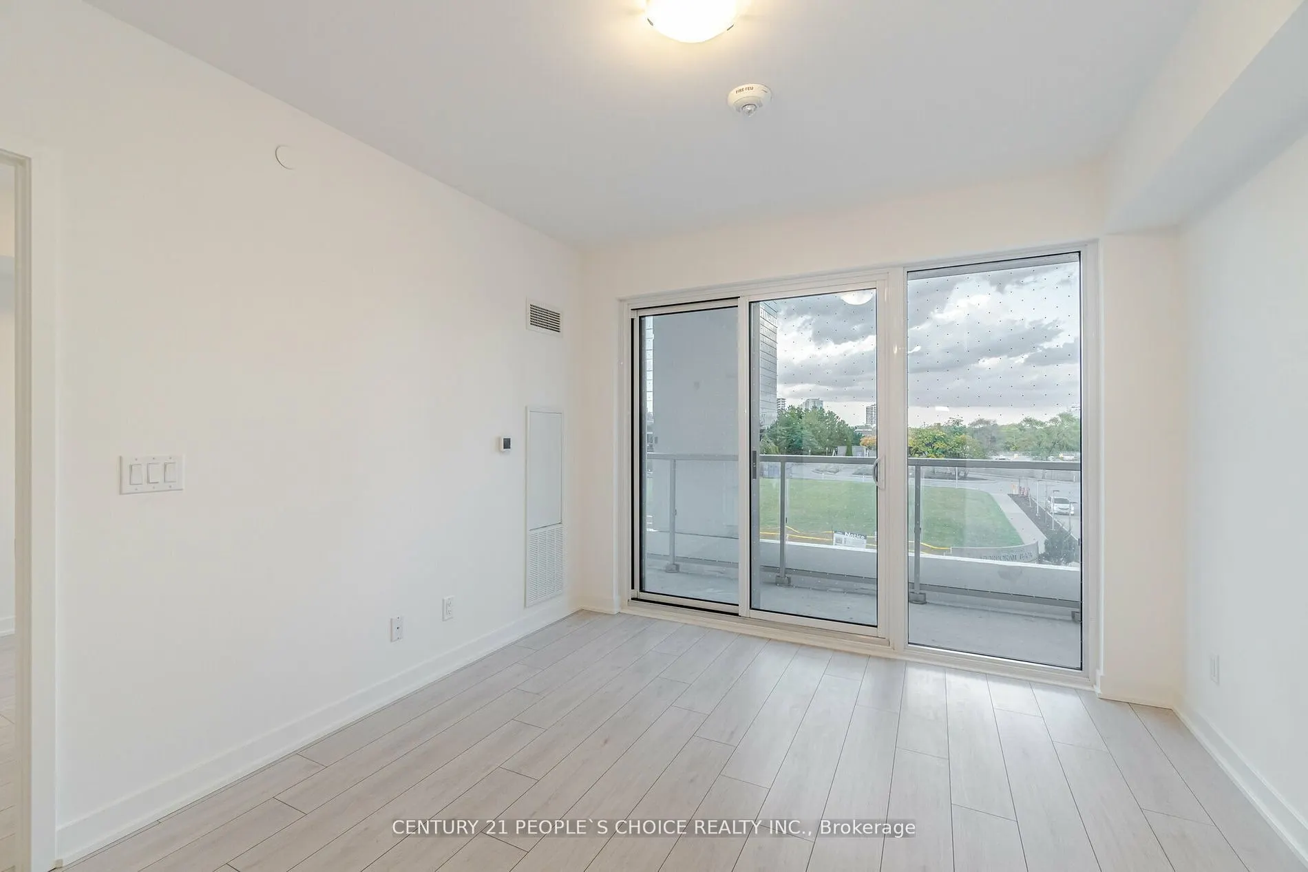 2033 kennedy Road W, #312