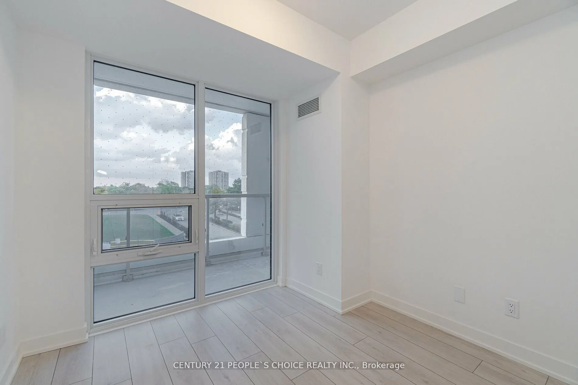 2033 kennedy Road W, #312