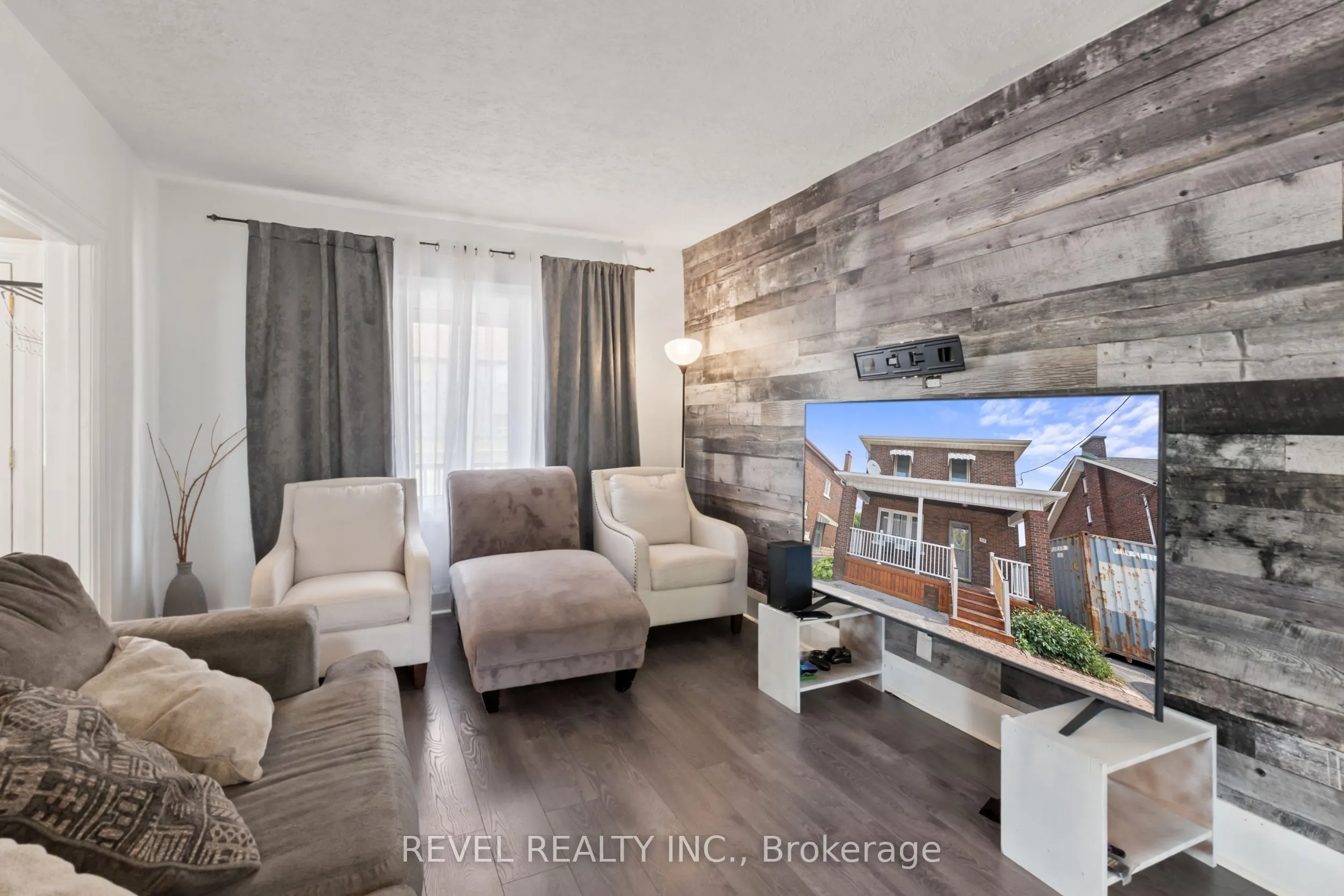 325 Ritson Road S