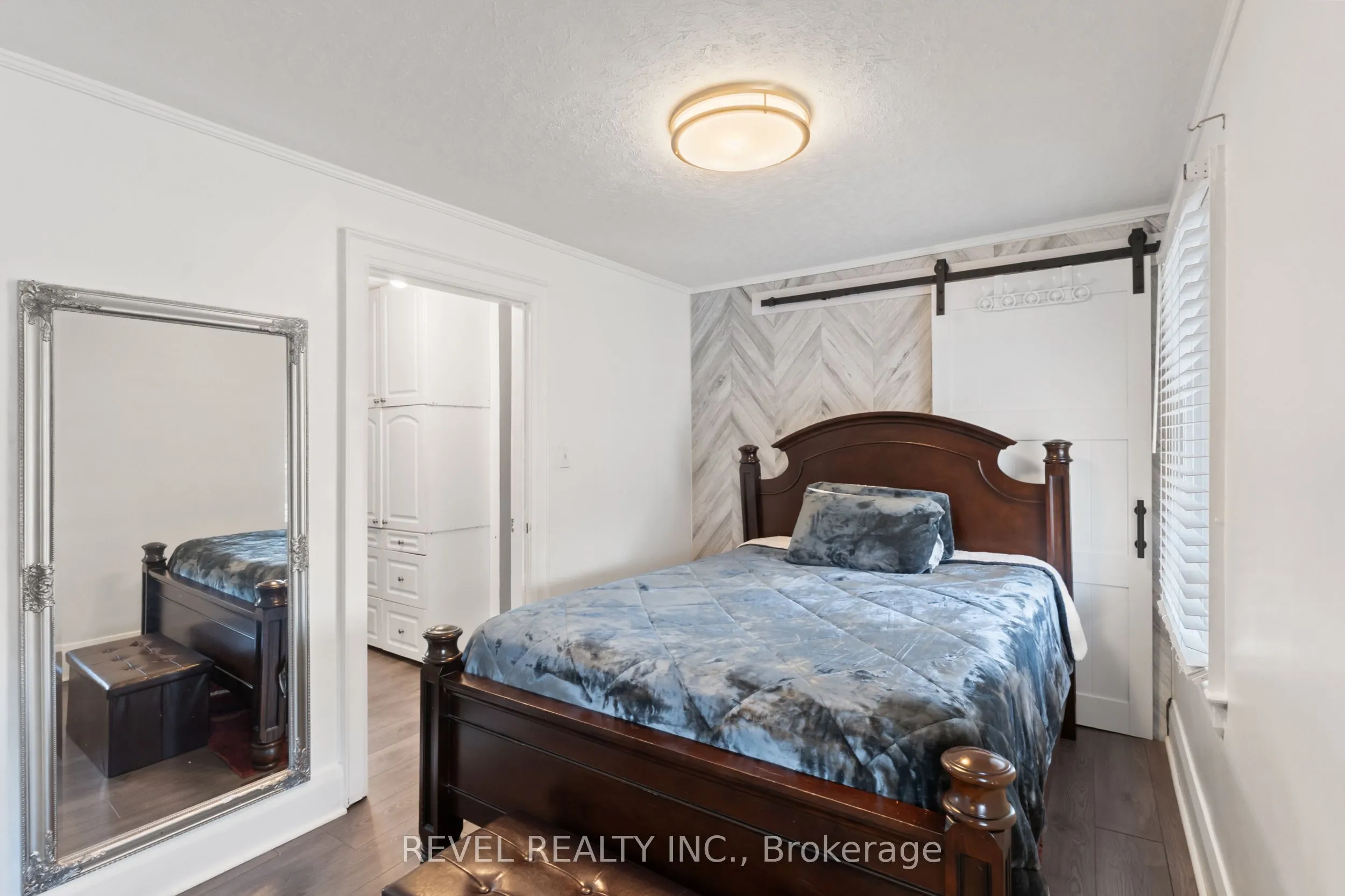 325 Ritson Road S