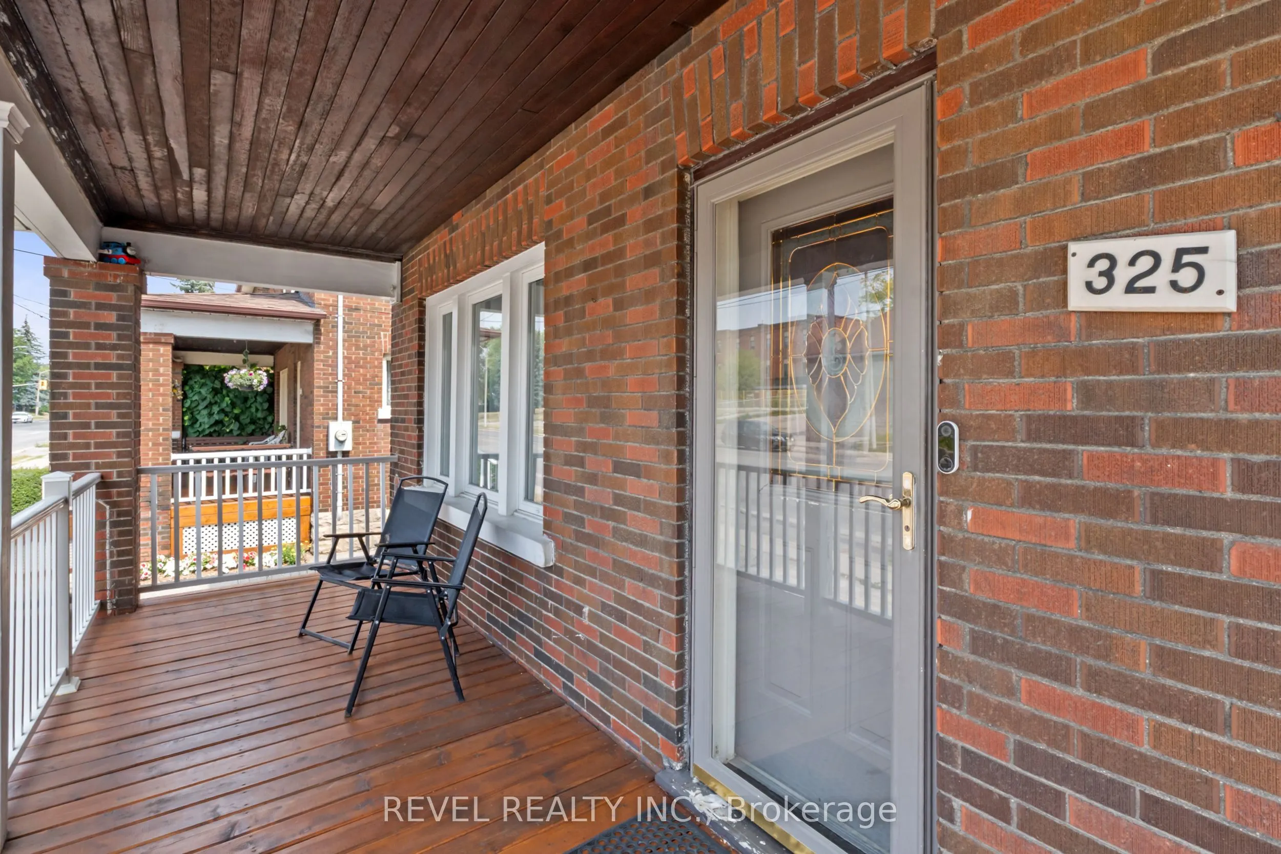 325 Ritson Road S