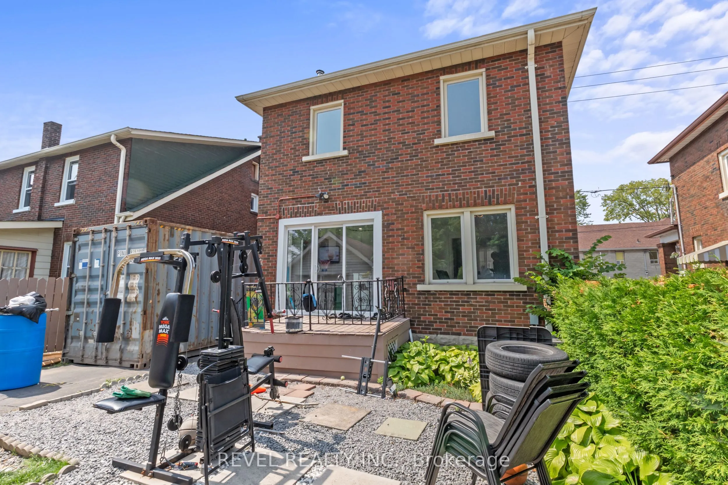 325 Ritson Road S