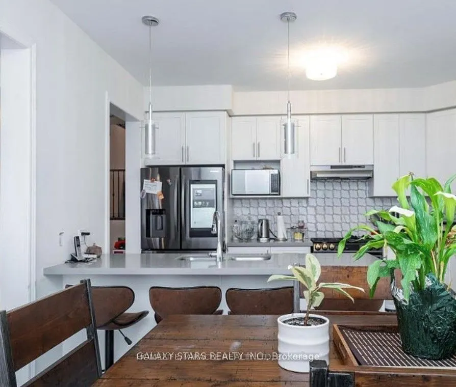 279 Northglen Boulevard