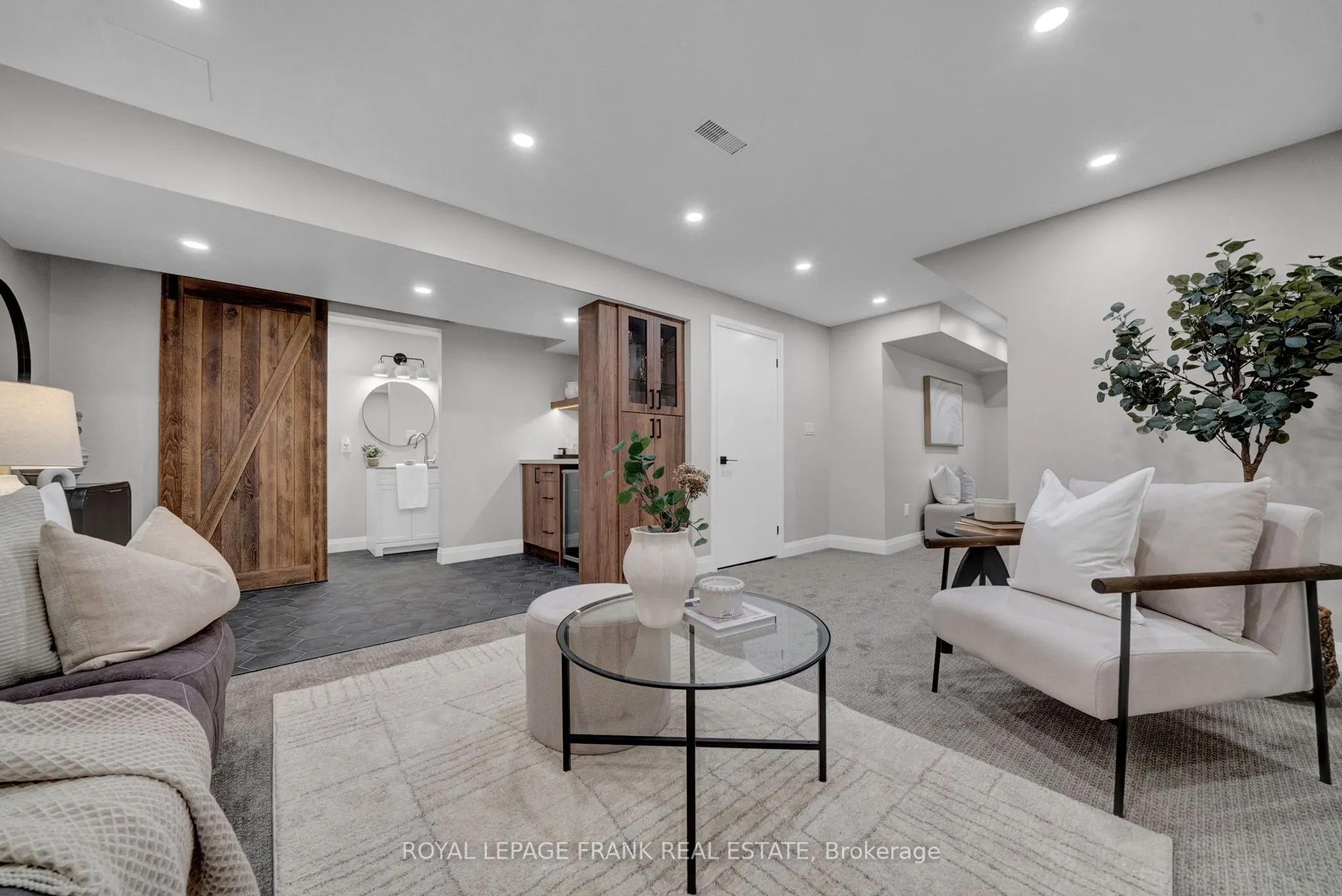 11 Gordon Cowling Street
