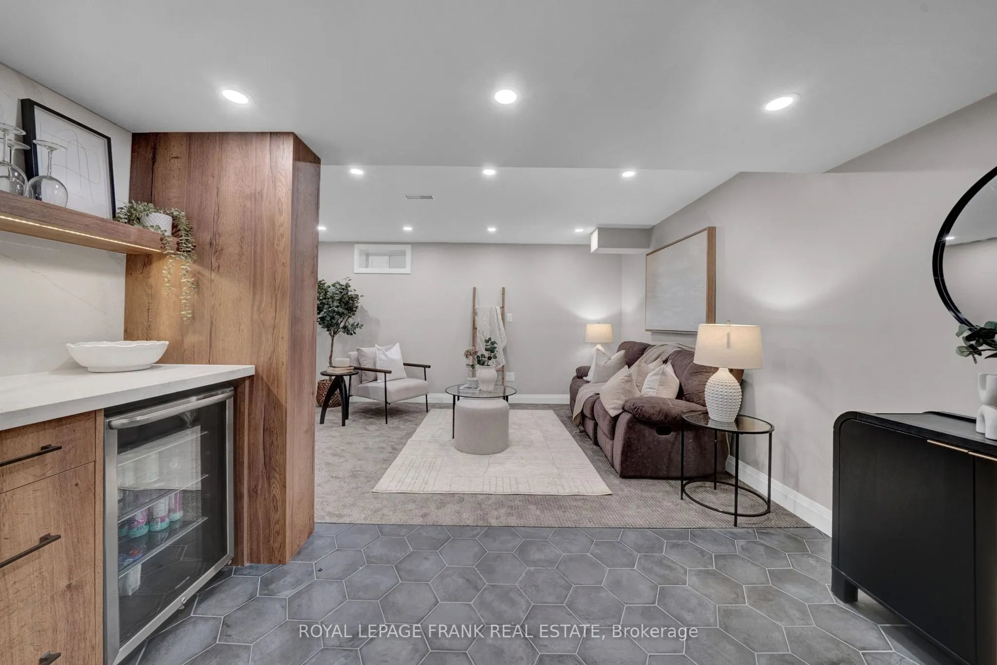 11 Gordon Cowling Street