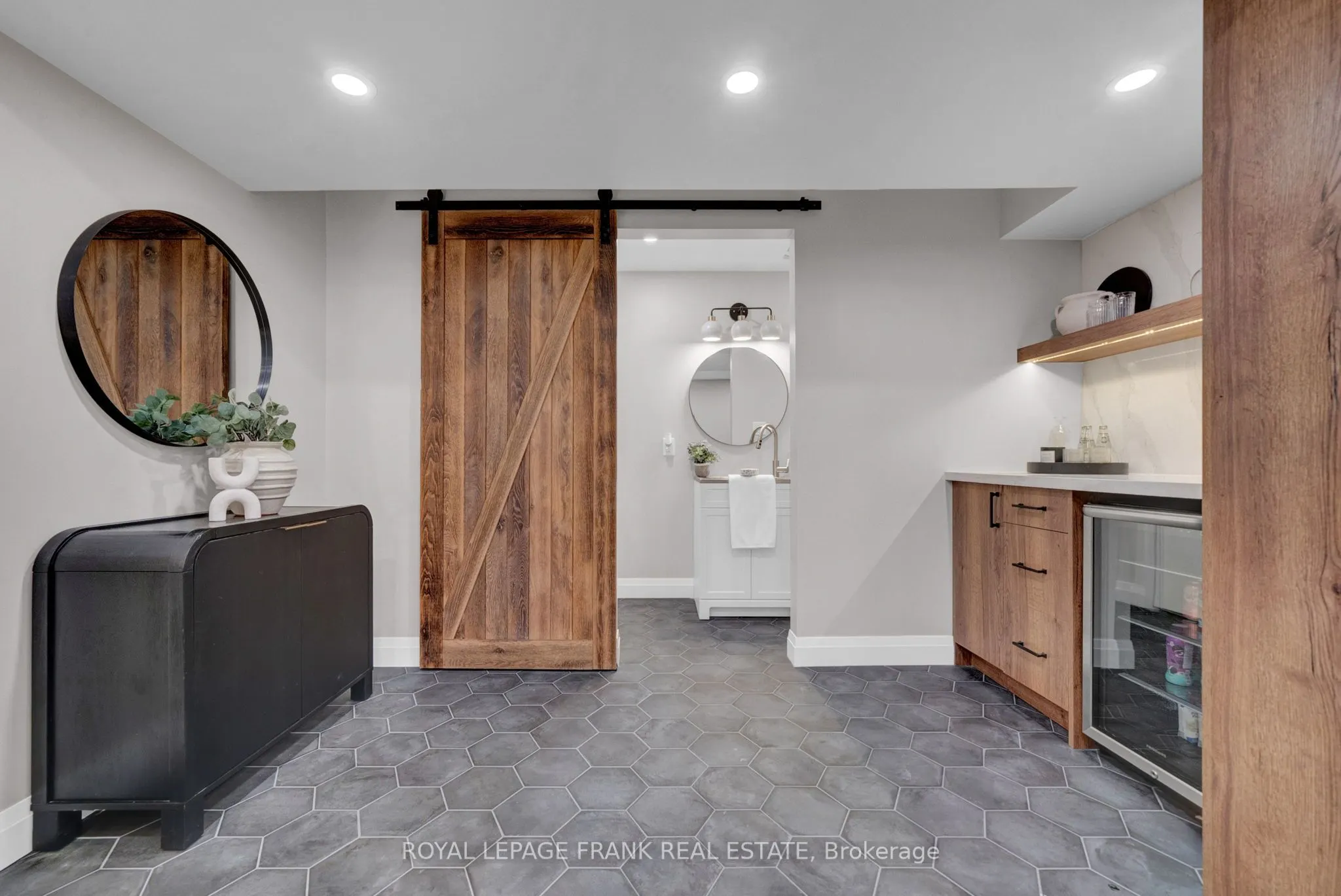 11 Gordon Cowling Street