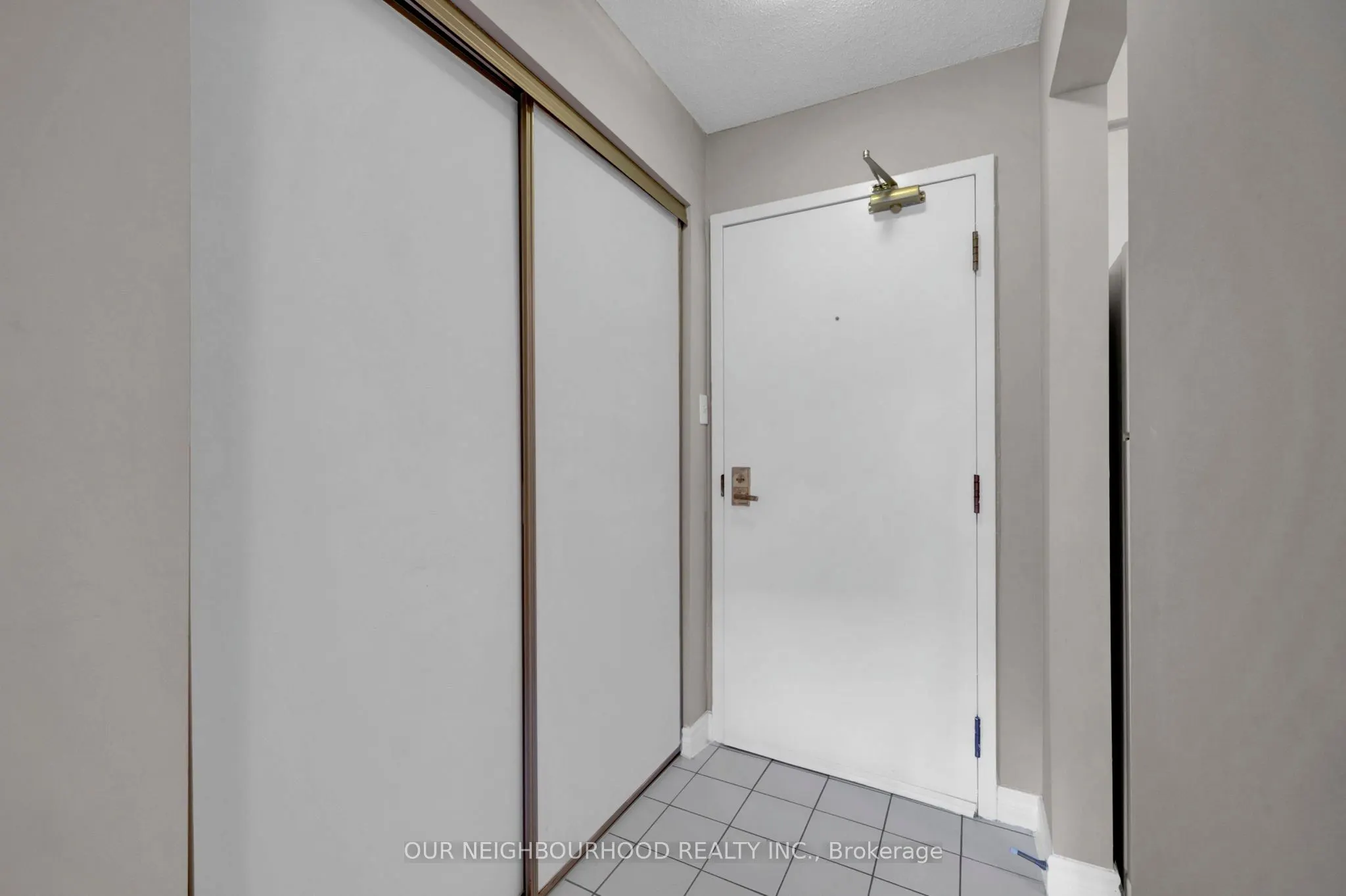191 Lake Driveway Drive W, #210